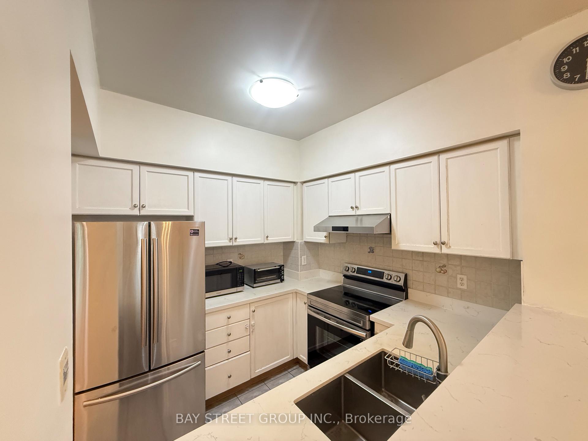 Photo 10 of Unit 16, 20 St Moritz Way, Markham, Unionville — HOMEH