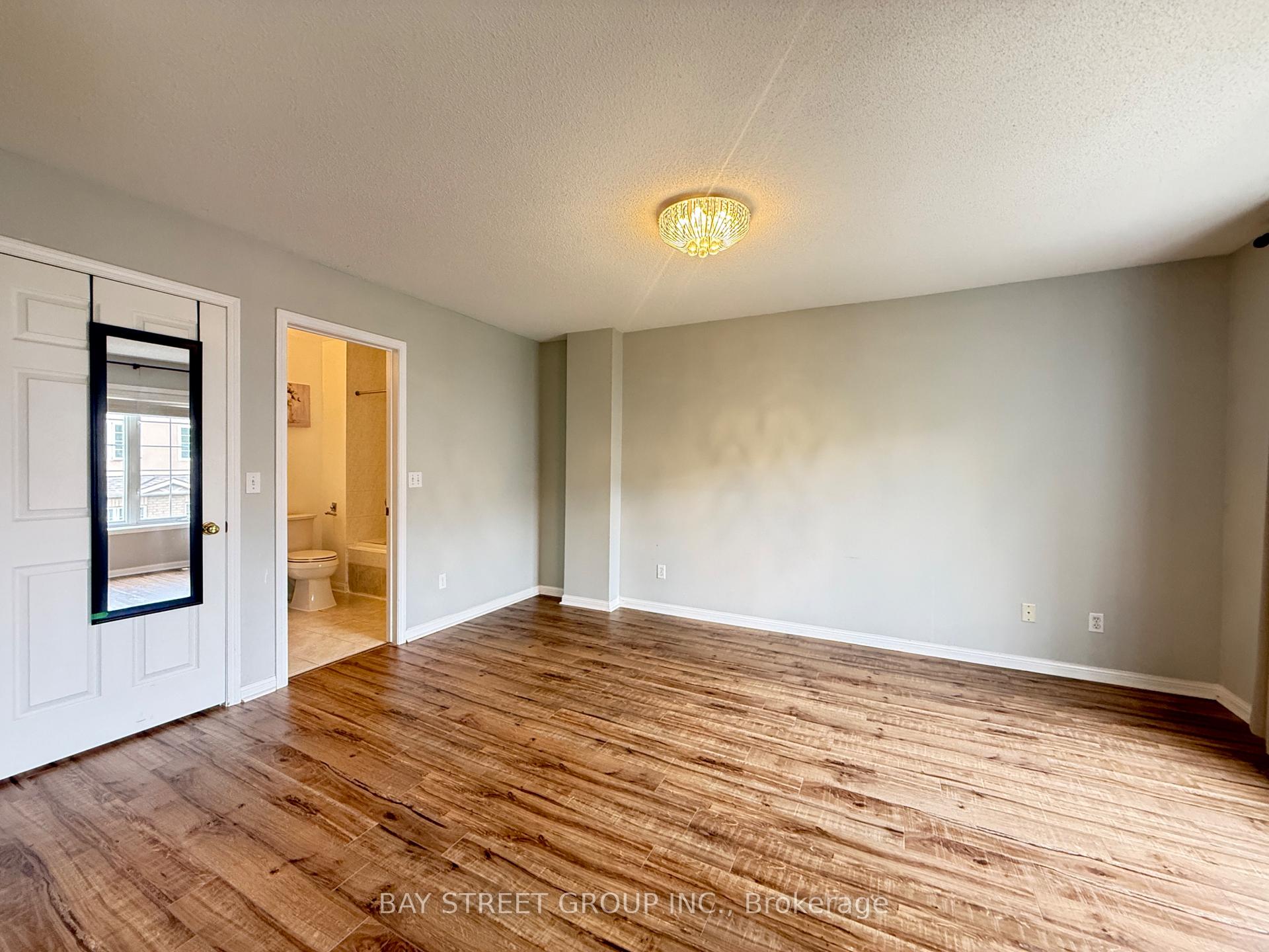 Photo 13 of Unit 16, 20 St Moritz Way, Markham, Unionville — HOMEH