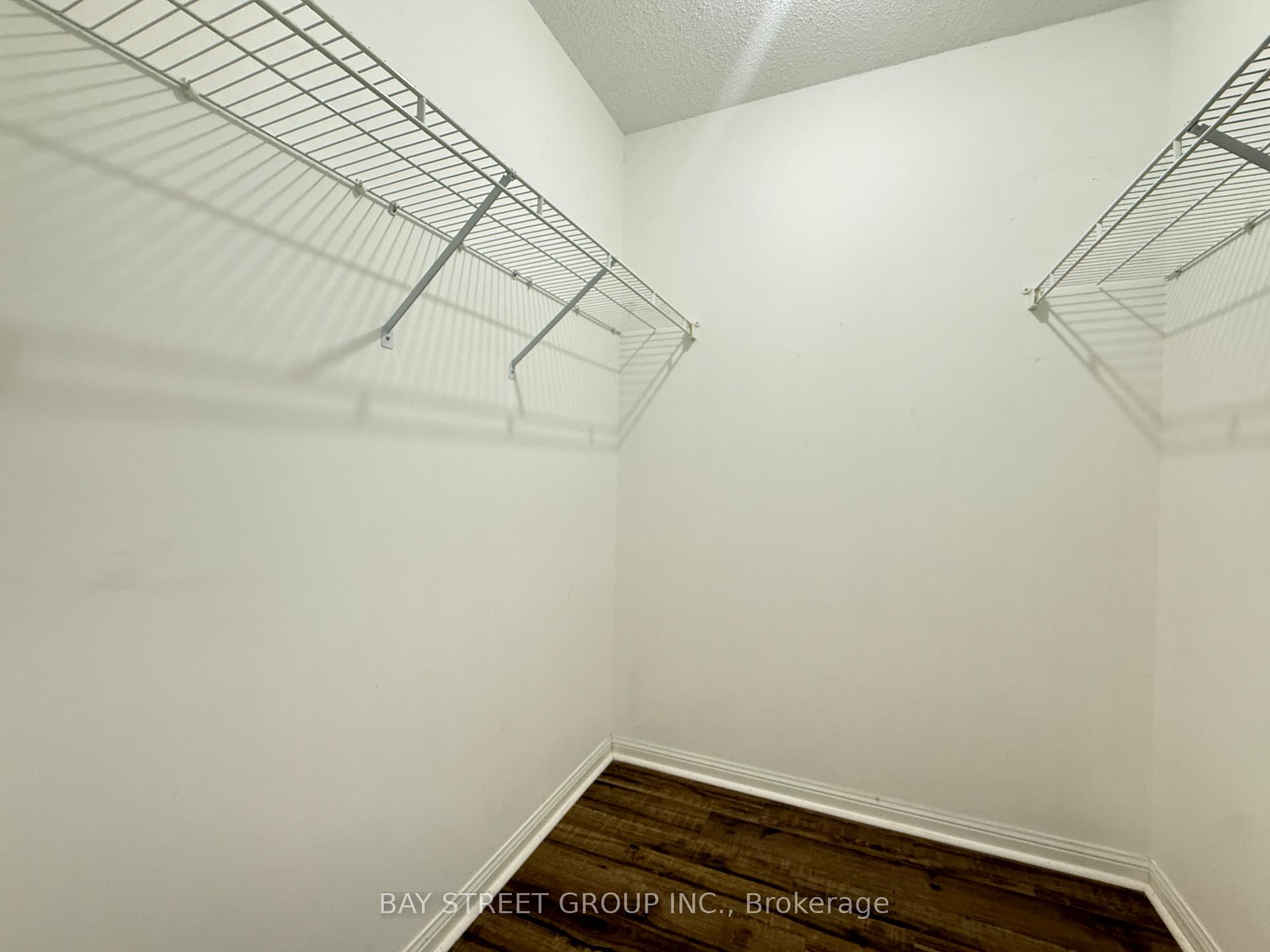 Photo 15 of Unit 16, 20 St Moritz Way, Markham, Unionville — HOMEH