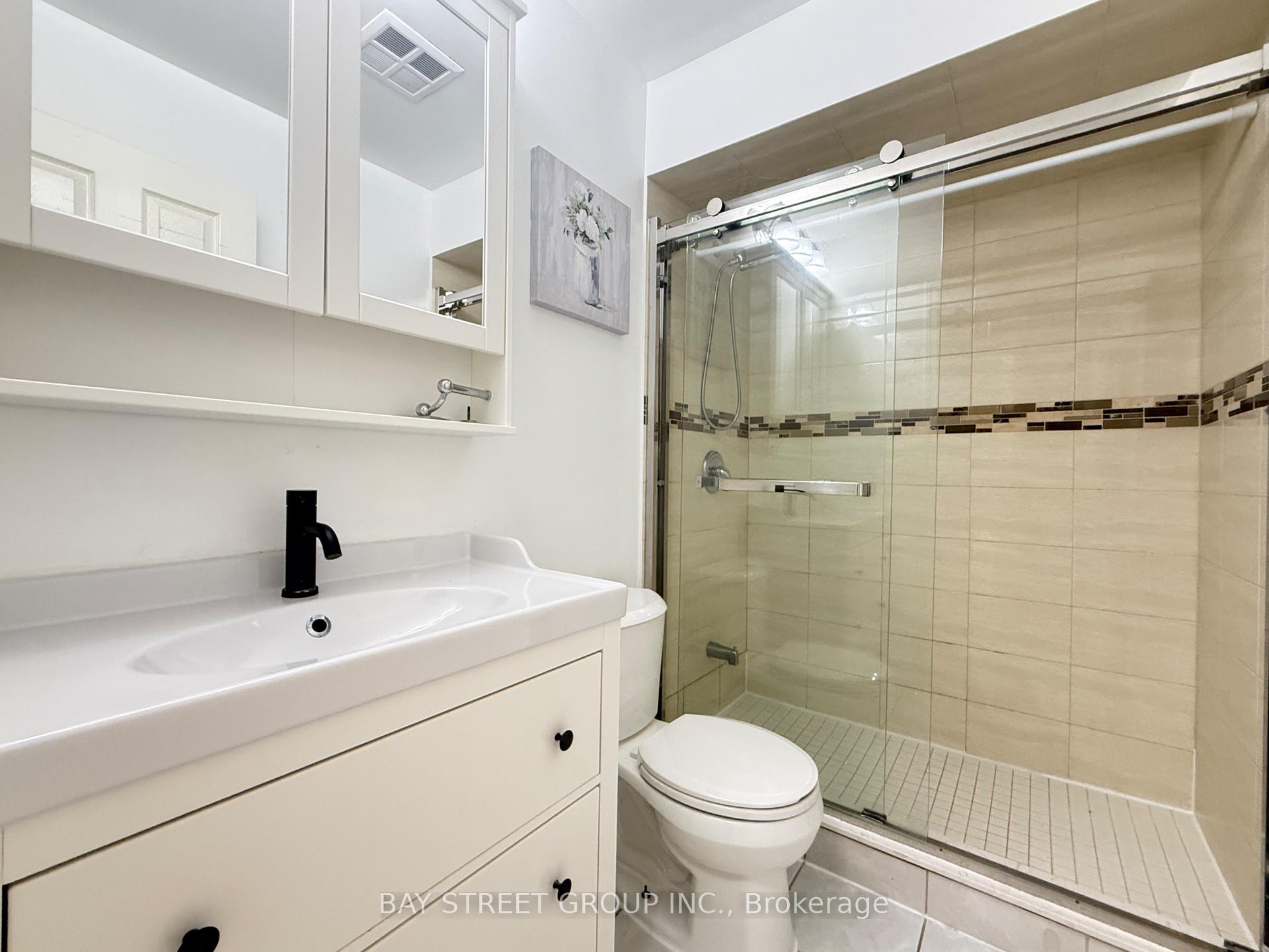 Photo 16 of Unit 16, 20 St Moritz Way, Markham, Unionville — HOMEH