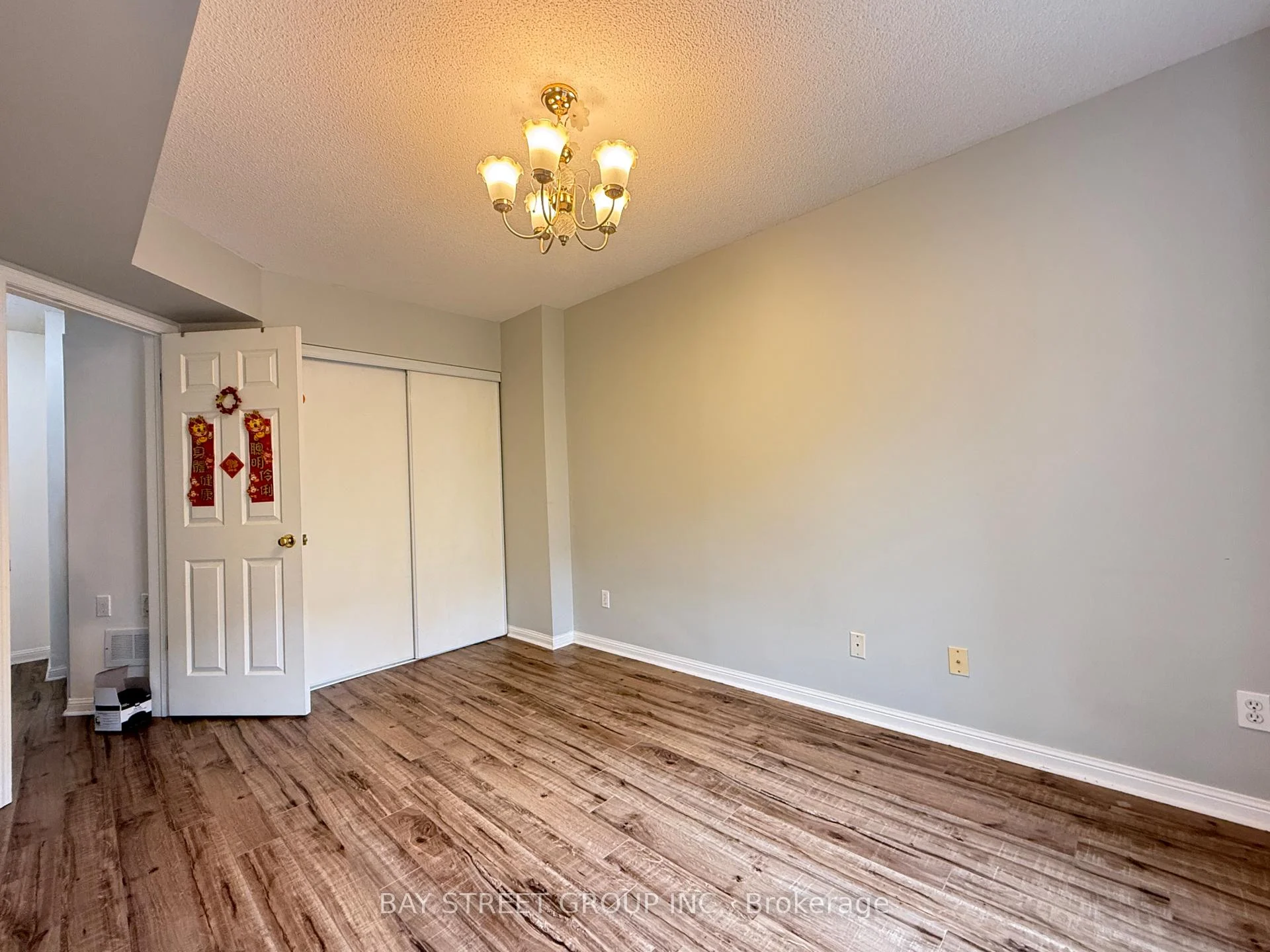 Photo 2 of Unit 16, 20 St Moritz Way, Markham, Unionville — HOMEH
