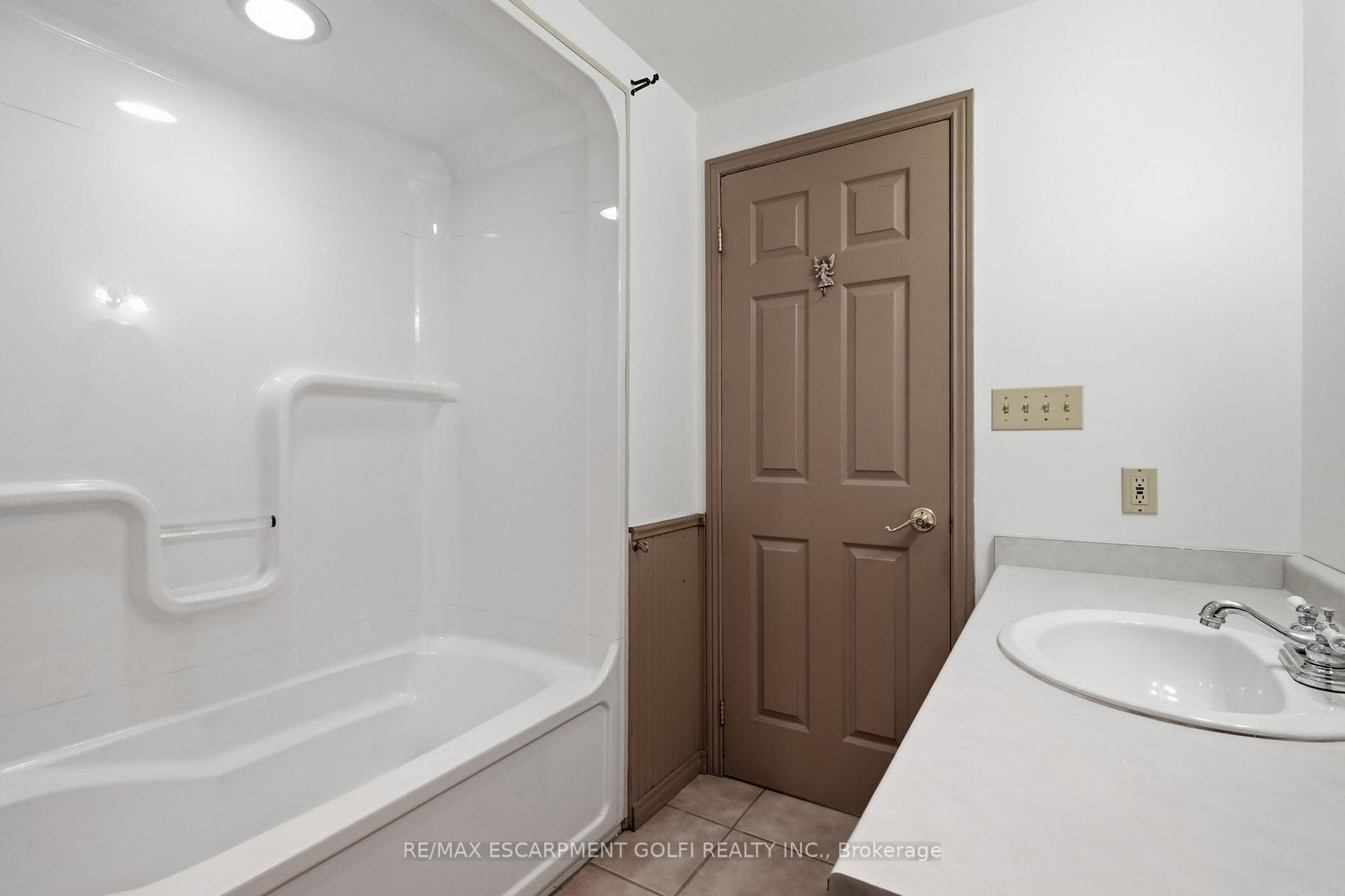 Photo 10 of Unit Lower, 603 Bunting Road, St. Catharines, Bunting/Linwell — HOMEH