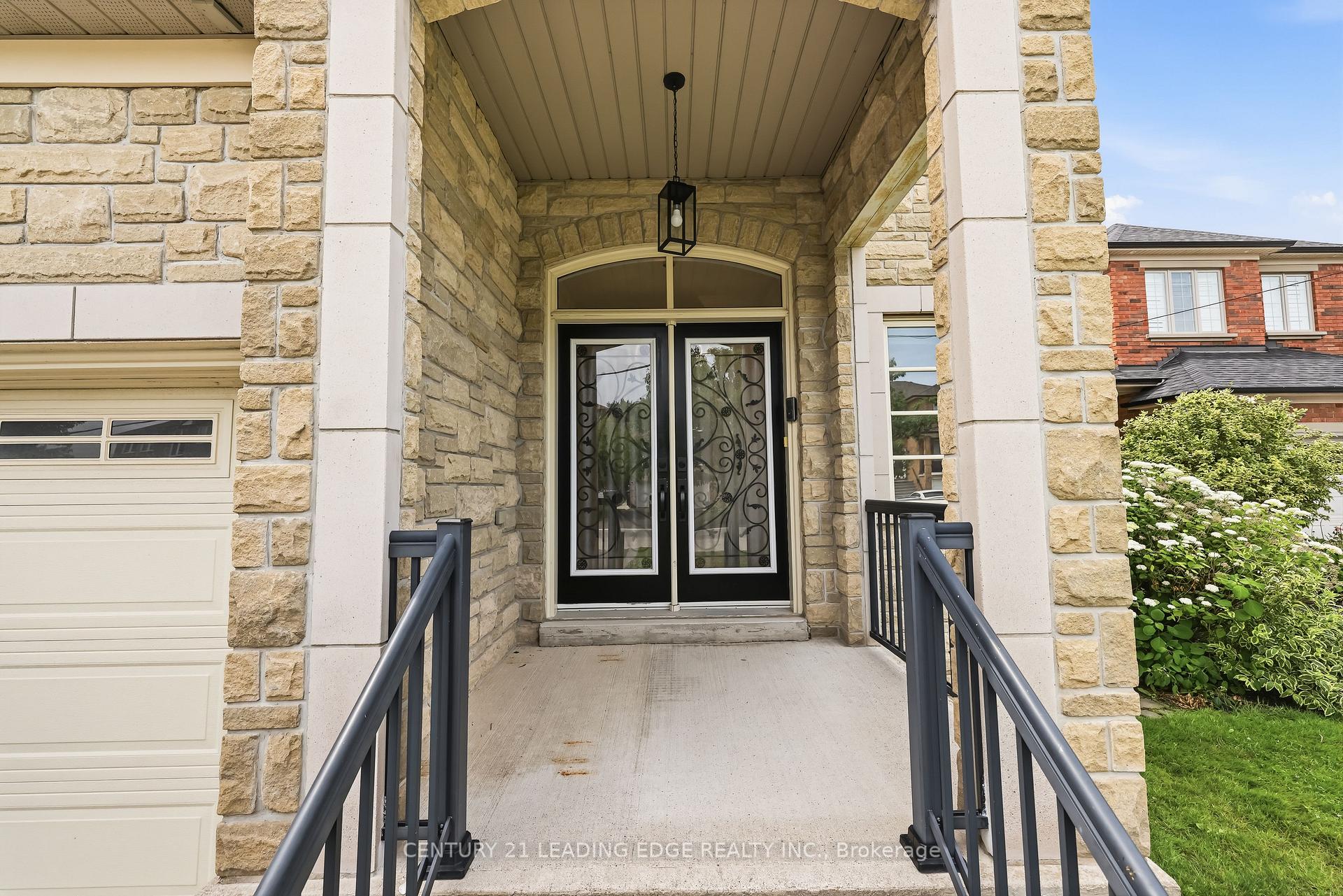 Photo 2 of 1632 Barbertown Road, Mississauga, East Credit — HOMEH