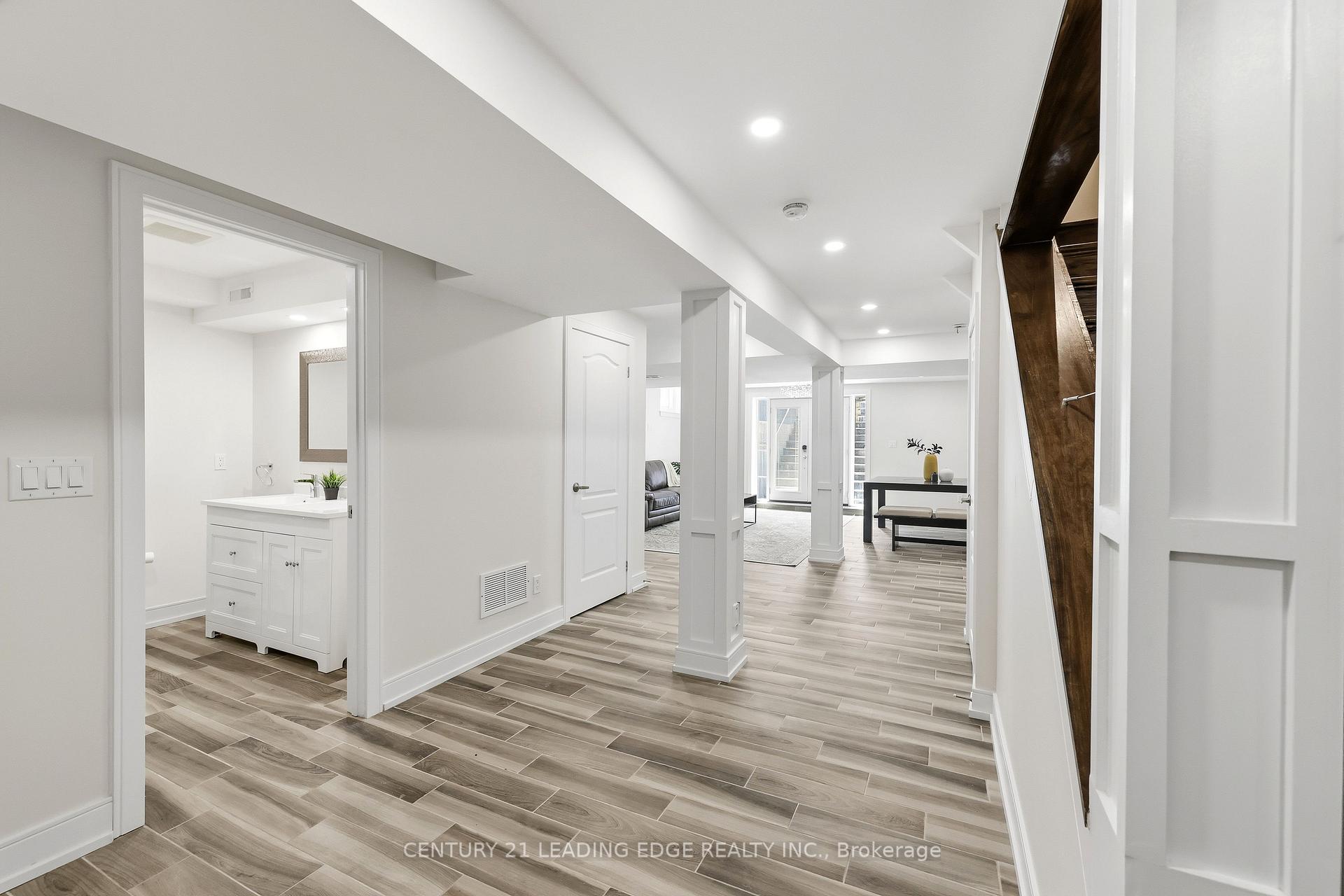 Photo 54 of 1632 Barbertown Road, Mississauga, East Credit — HOMEH