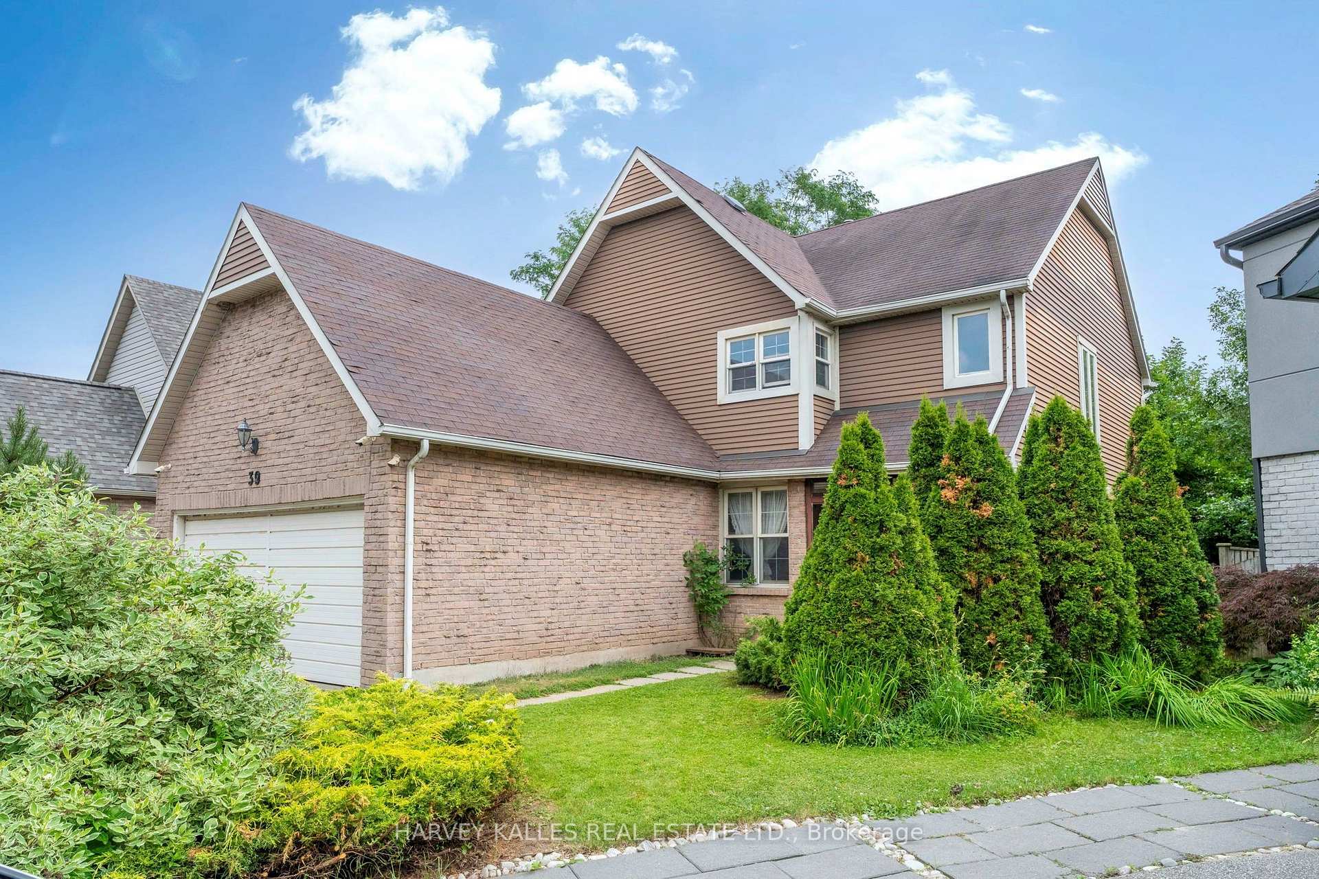Photo 1 of 39 Newington Crescent, Etobicoke, Eringate-Centennial-West Deane — HOMEH