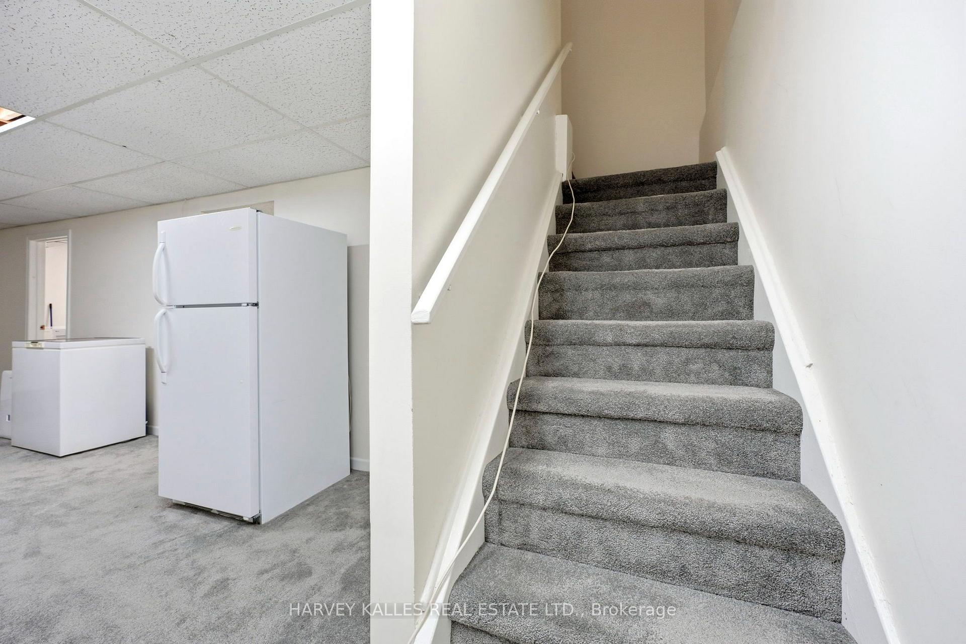 Photo 30 of 39 Newington Crescent, Etobicoke, Eringate-Centennial-West Deane — HOMEH