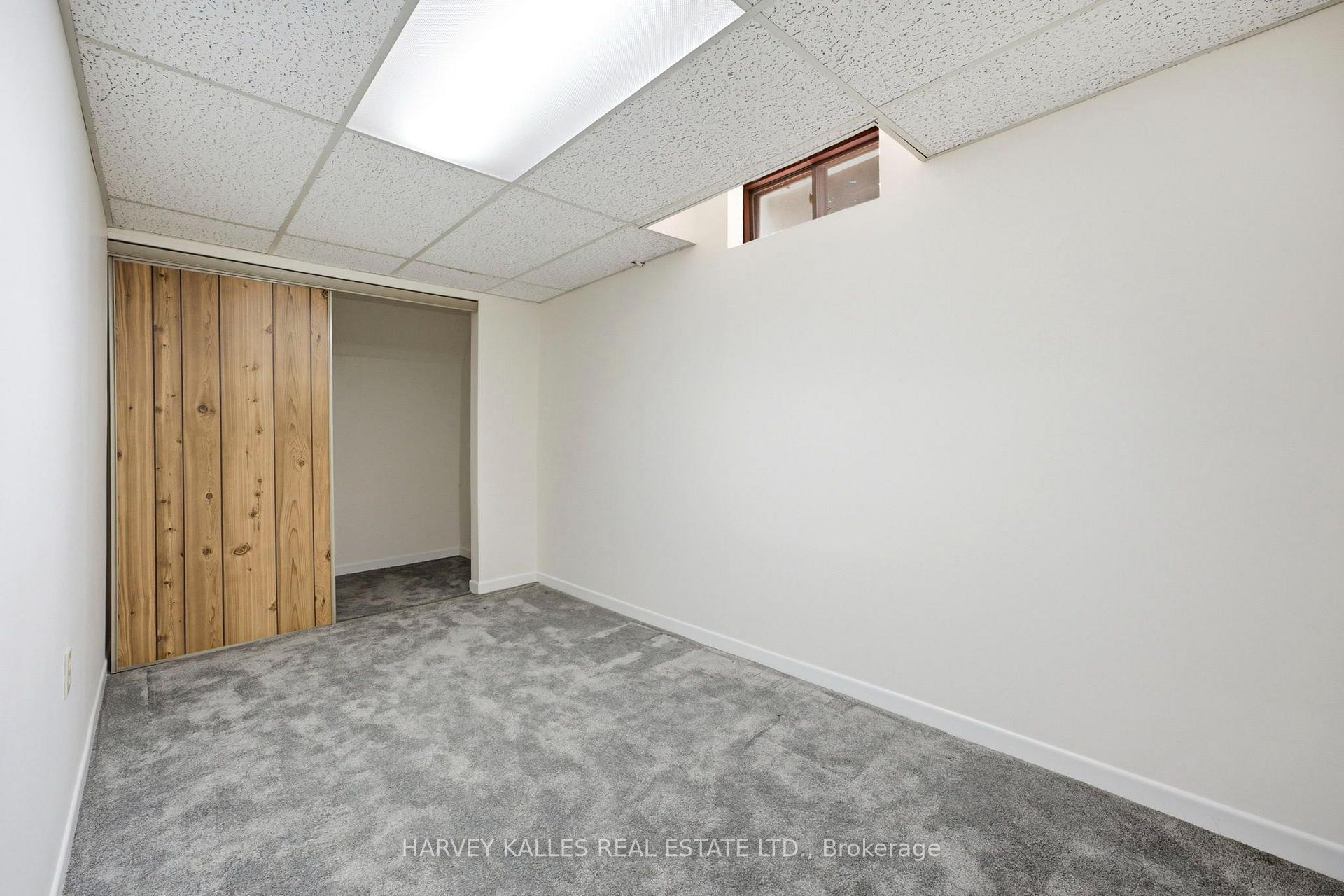 Photo 35 of 39 Newington Crescent, Etobicoke, Eringate-Centennial-West Deane — HOMEH