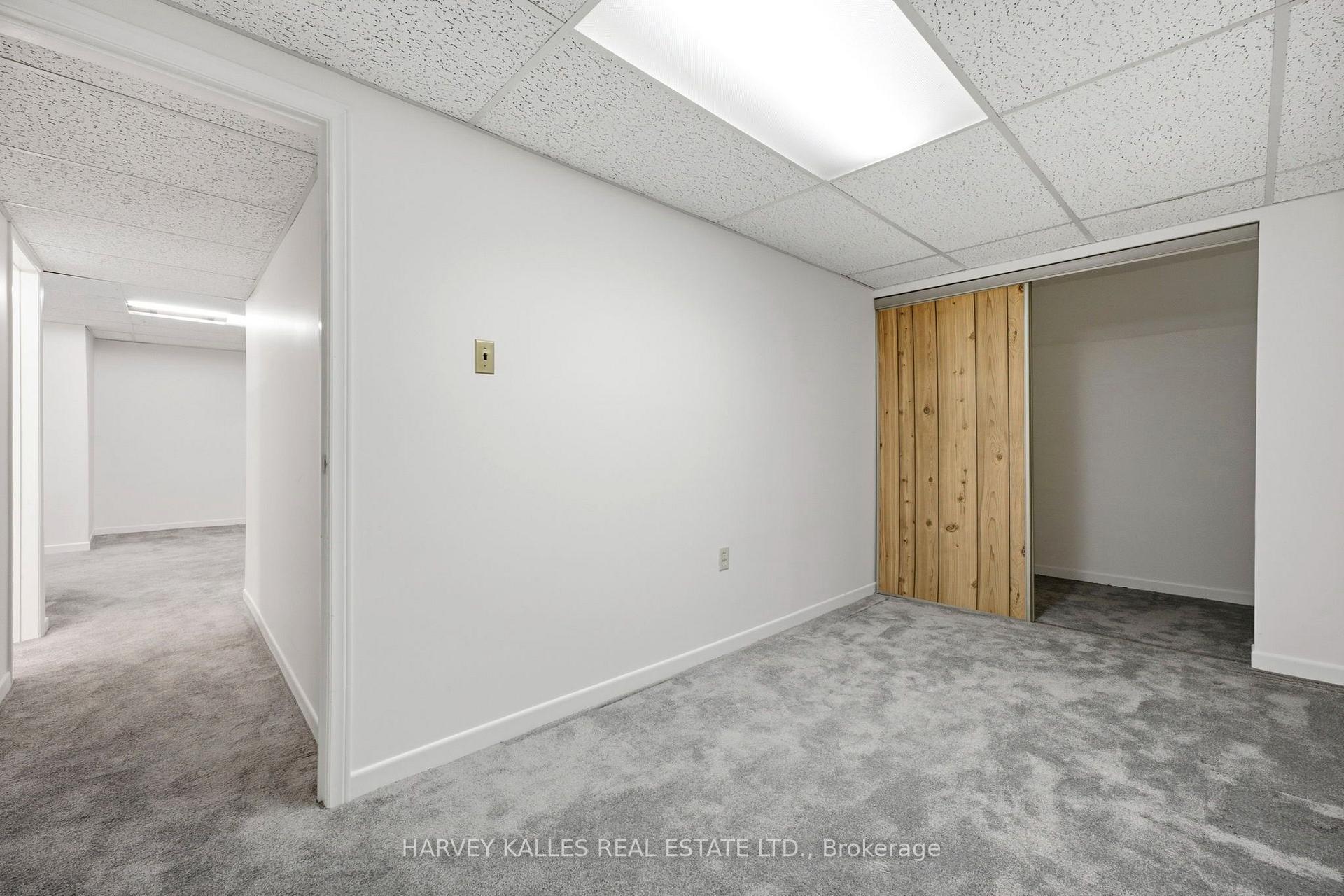 Photo 36 of 39 Newington Crescent, Etobicoke, Eringate-Centennial-West Deane — HOMEH