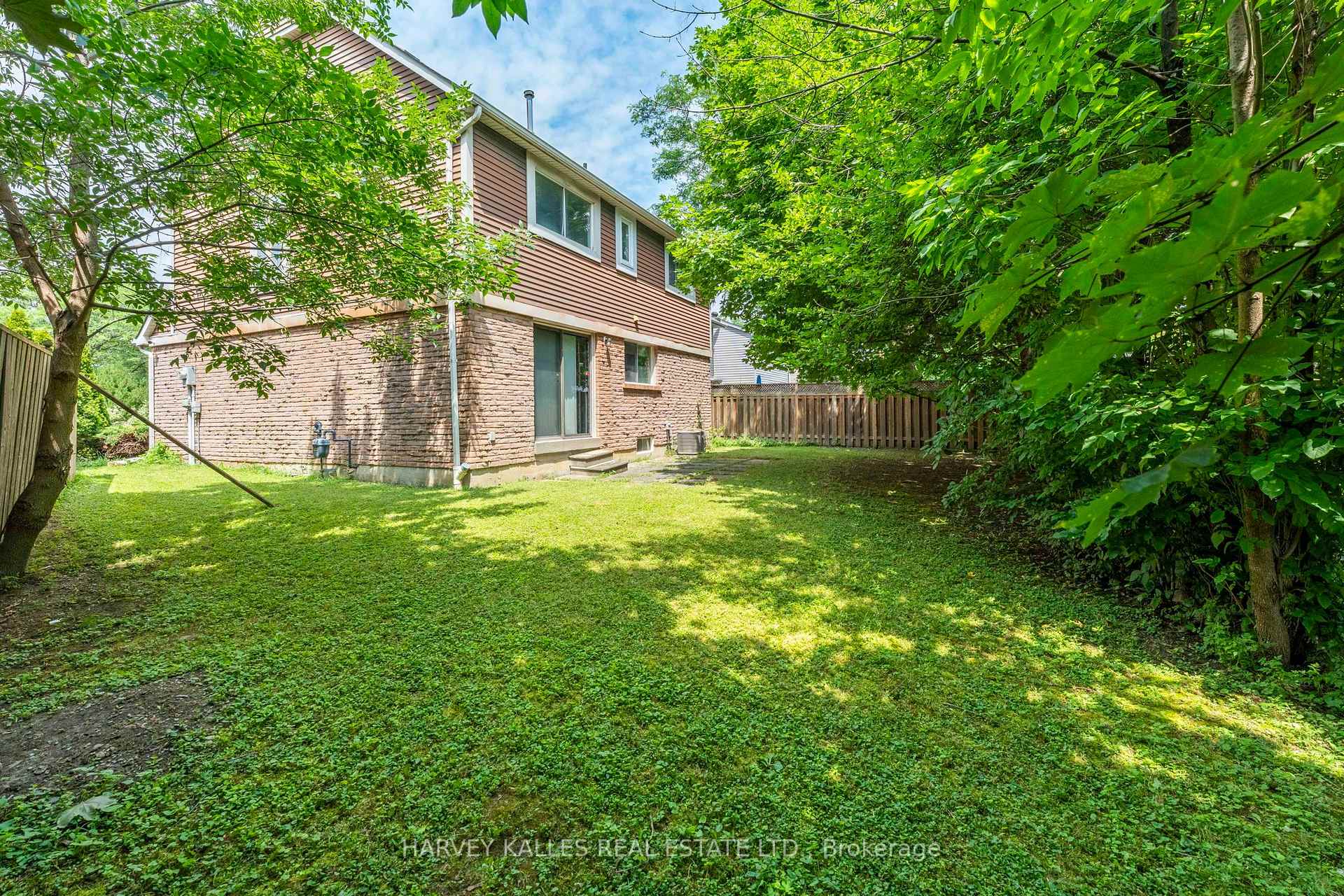 Photo 37 of 39 Newington Crescent, Etobicoke, Eringate-Centennial-West Deane — HOMEH