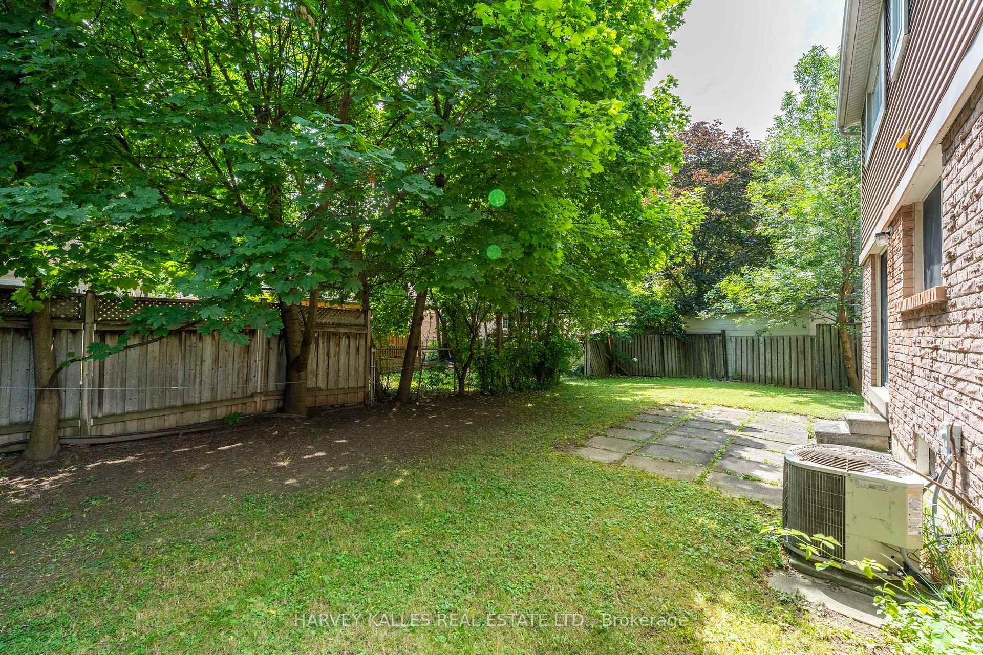 Photo 39 of 39 Newington Crescent, Etobicoke, Eringate-Centennial-West Deane — HOMEH