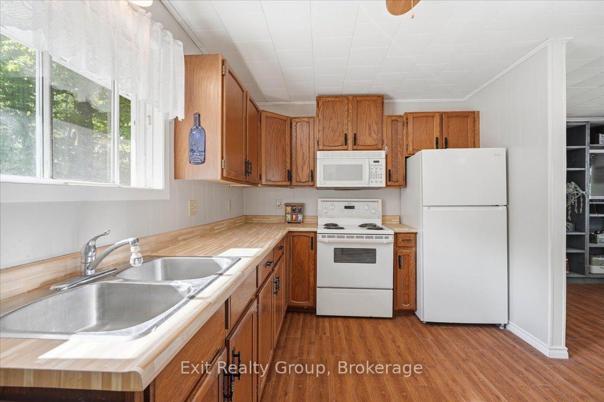 Photo 9 of 14 Cedar Lane, Quinte West, Sidney Ward — HOMEH