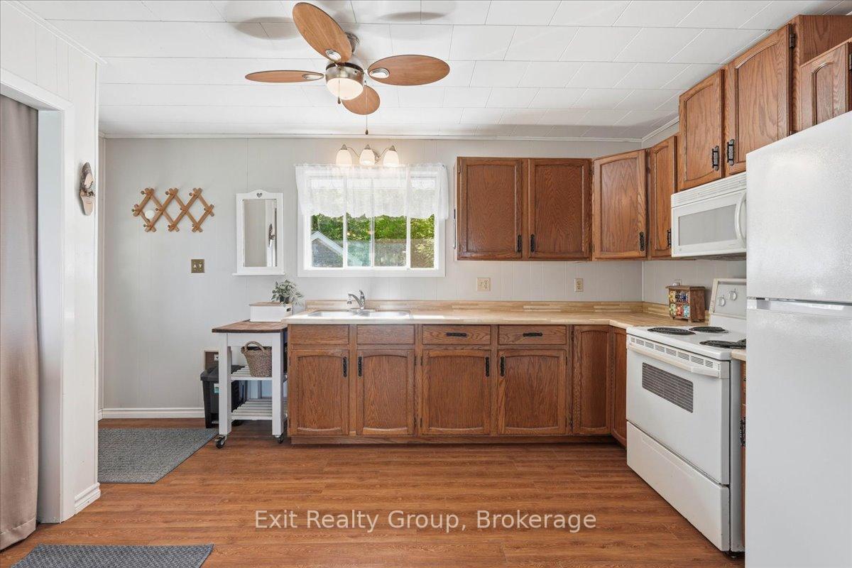 Photo 10 of 14 Cedar Lane, Quinte West, Sidney Ward — HOMEH