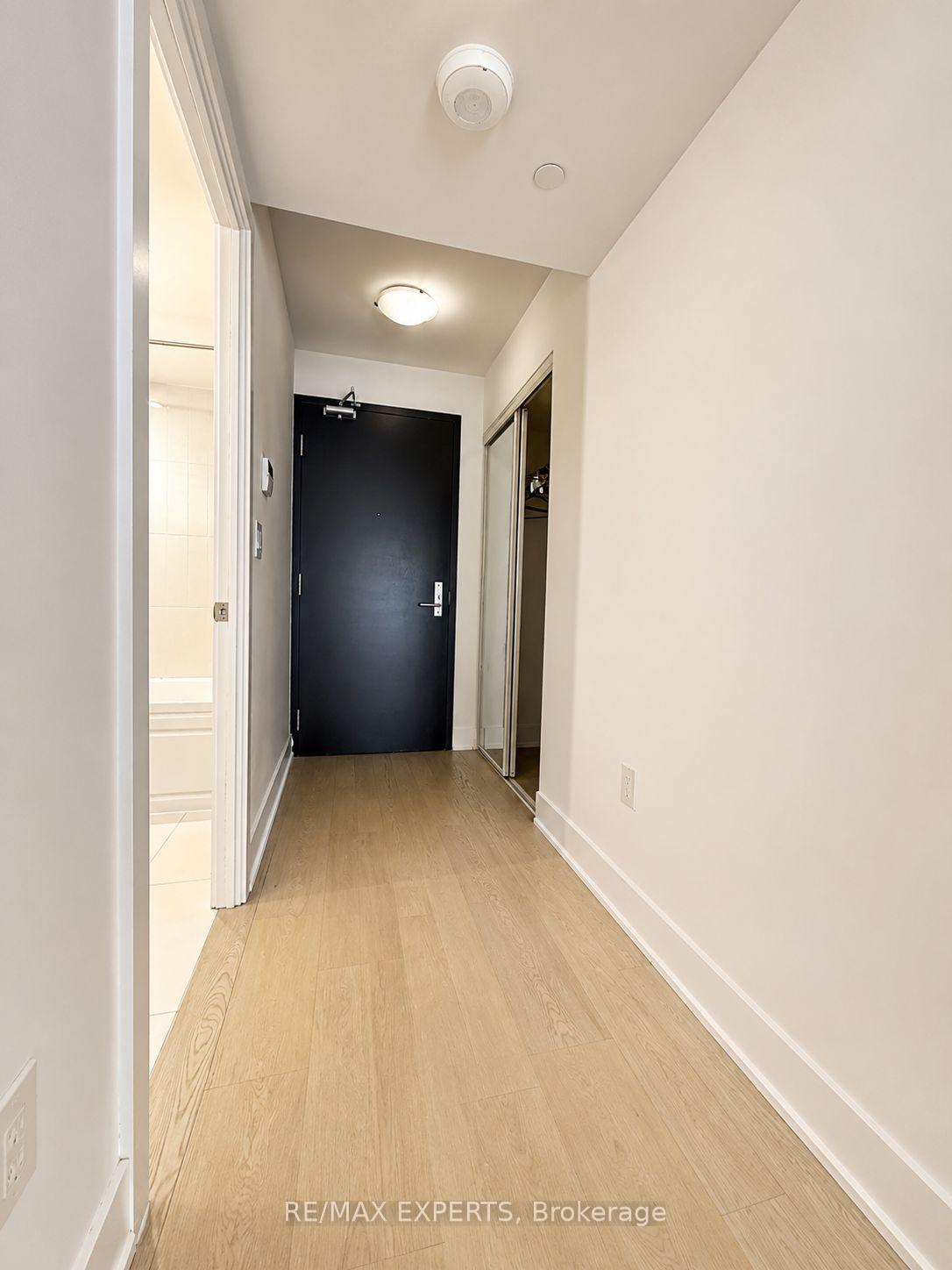 Photo 5 of Unit 412, 955 Bay Street, Toronto, Bay Street Corridor — HOMEH