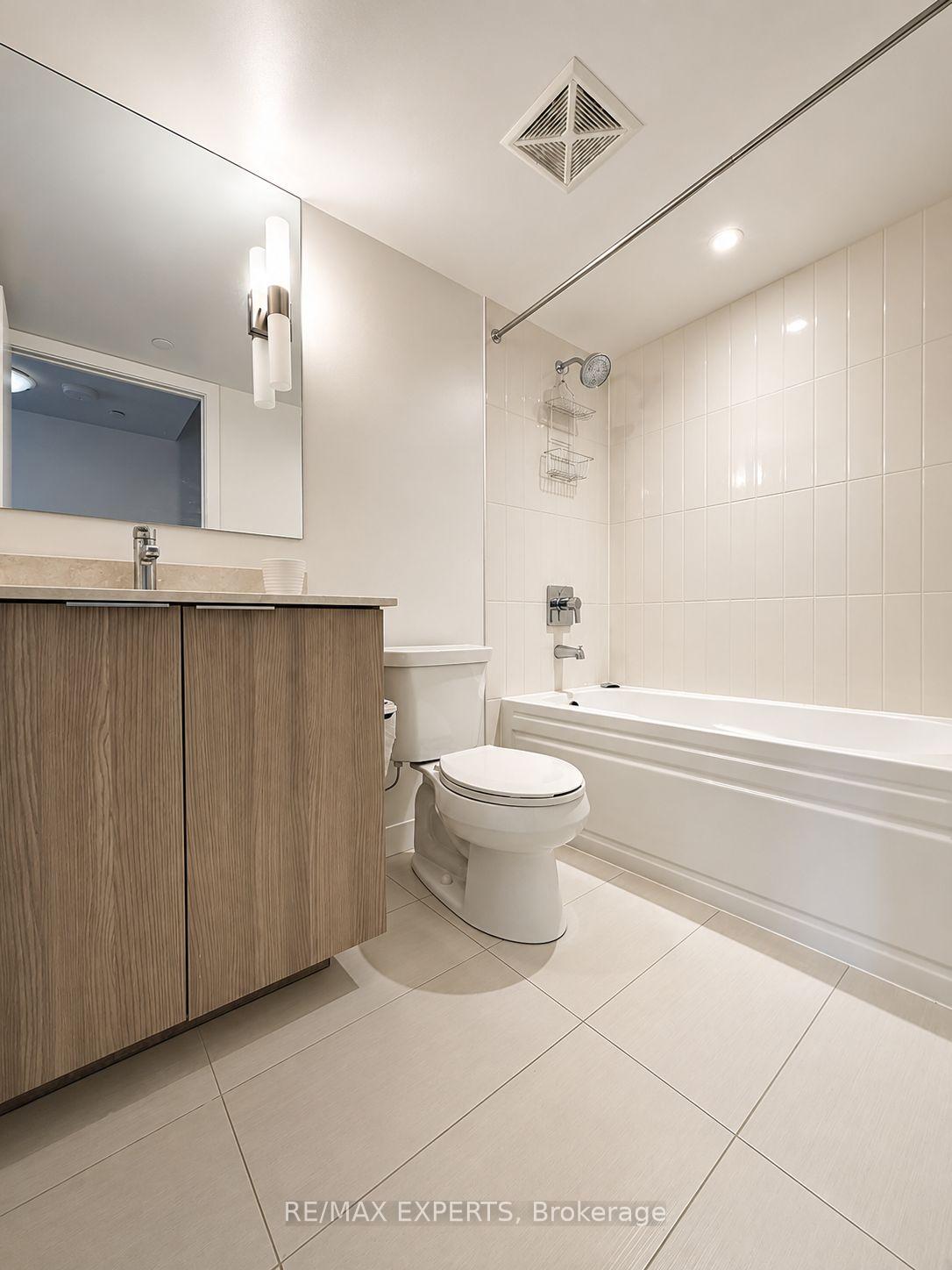 Photo 6 of Unit 412, 955 Bay Street, Toronto, Bay Street Corridor — HOMEH