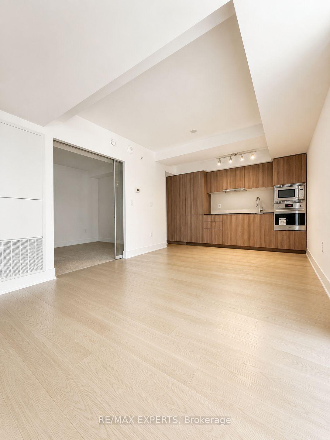Photo 8 of Unit 412, 955 Bay Street, Toronto, Bay Street Corridor — HOMEH