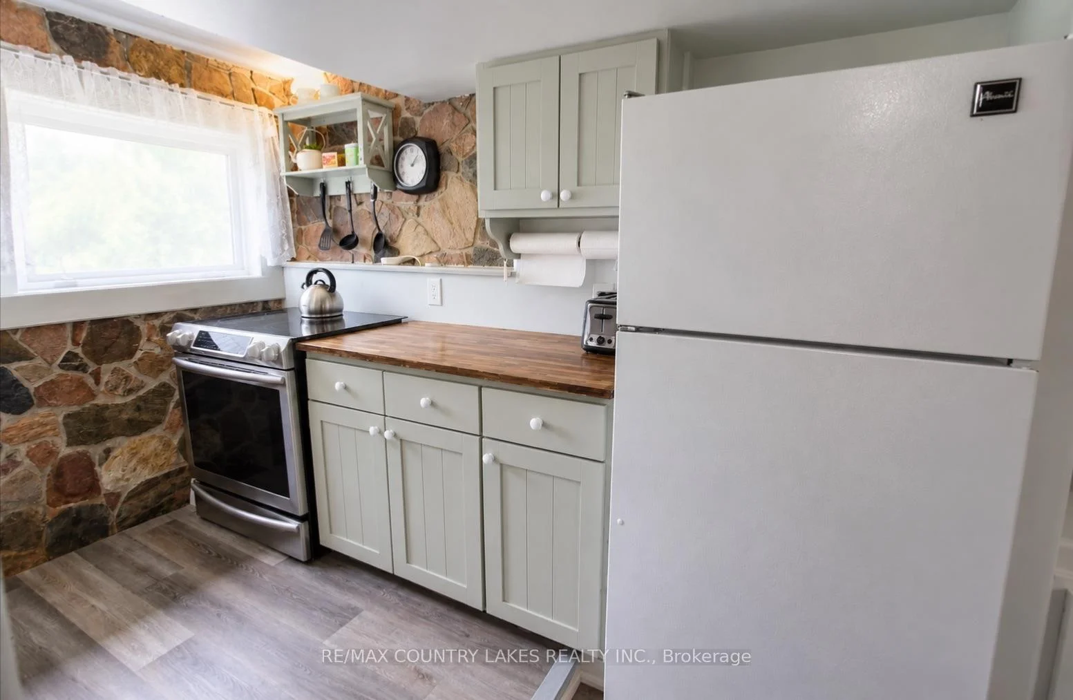 Photo 35 of 16 Hummingbird Lane, Kawartha Lakes, Carden — HOMEH