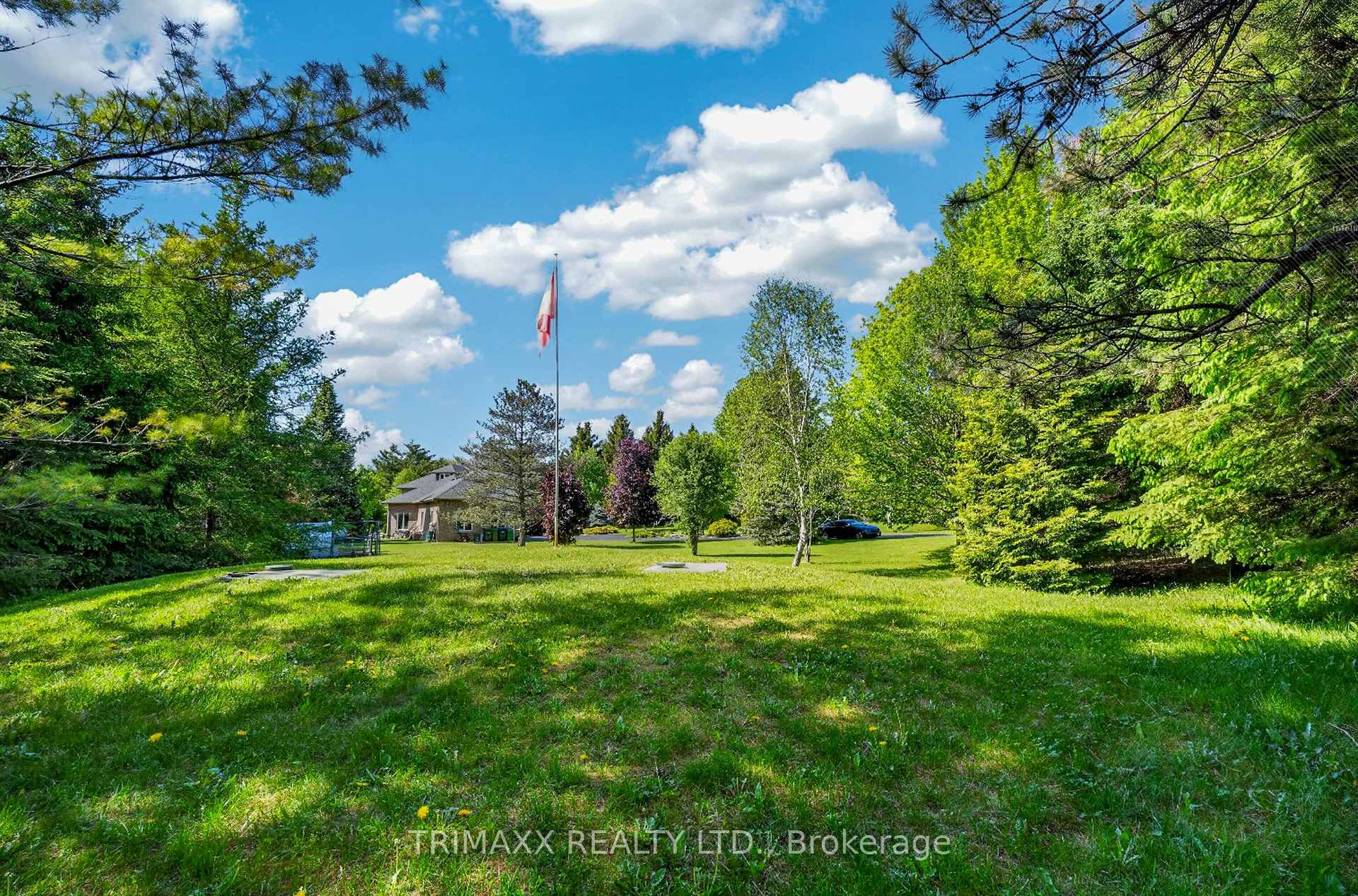 Photo 4 of 18 Walton Drive, Caledon, Palgrave — HOMEH