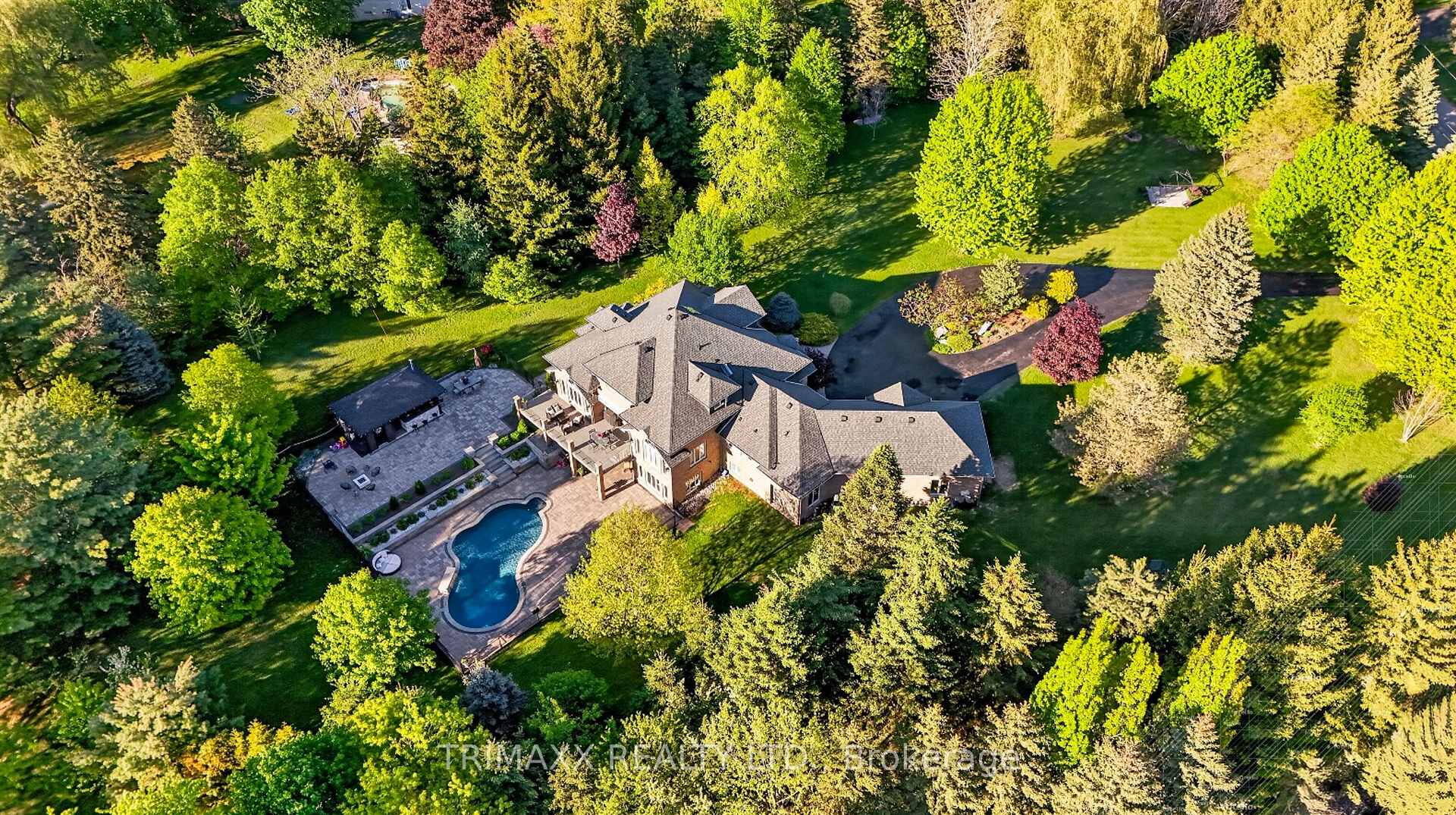 Photo 6 of 18 Walton Drive, Caledon, Palgrave — HOMEH