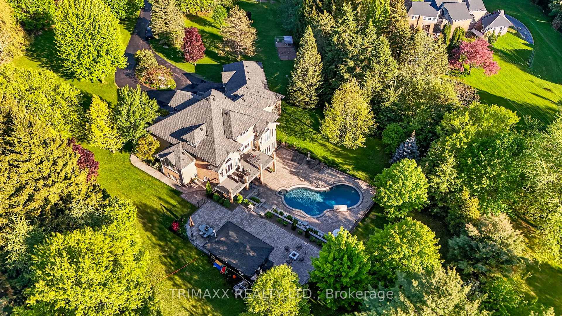 Photo 7 of 18 Walton Drive, Caledon, Palgrave — HOMEH