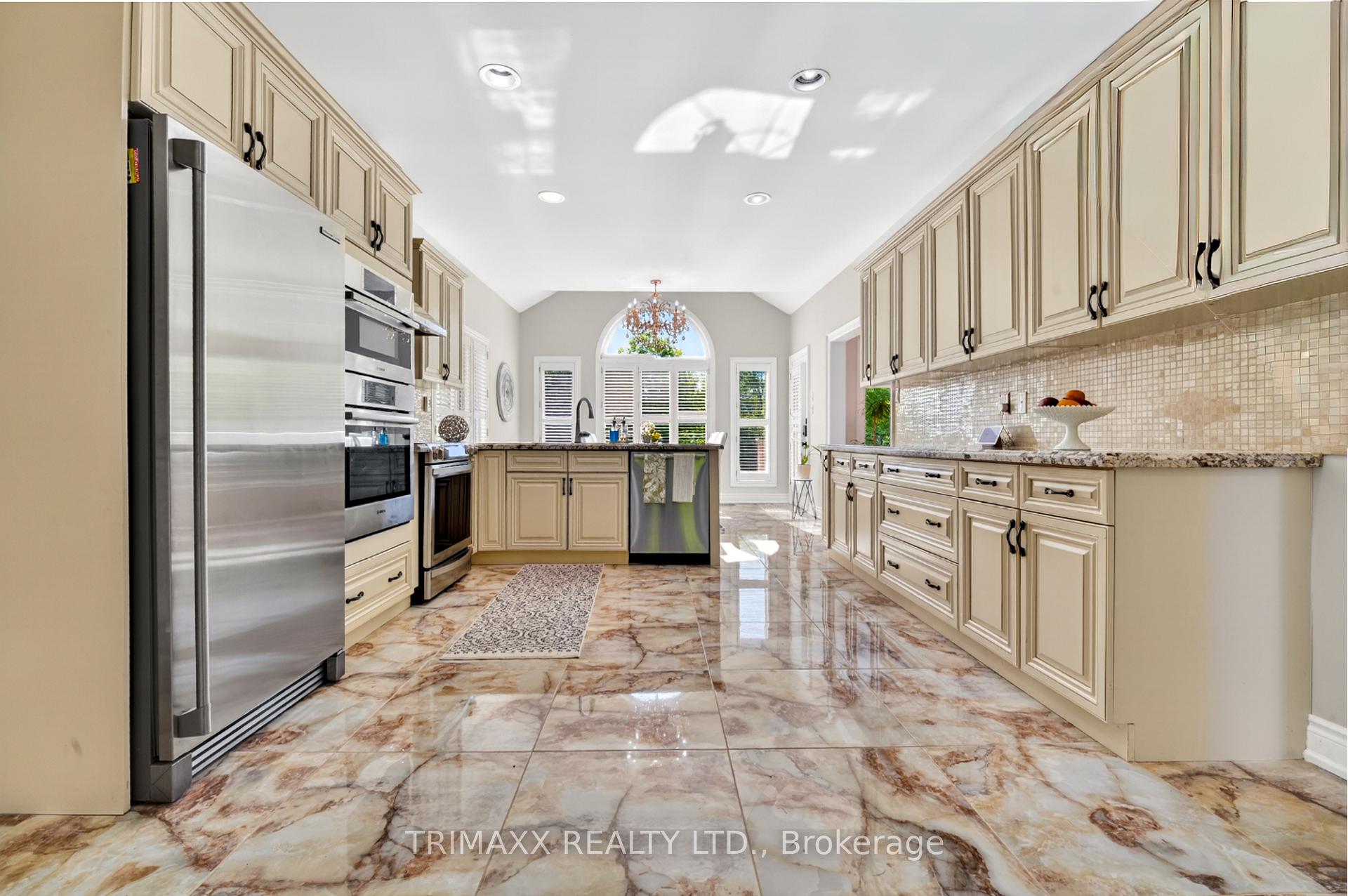 Photo 12 of 18 Walton Drive, Caledon, Palgrave — HOMEH