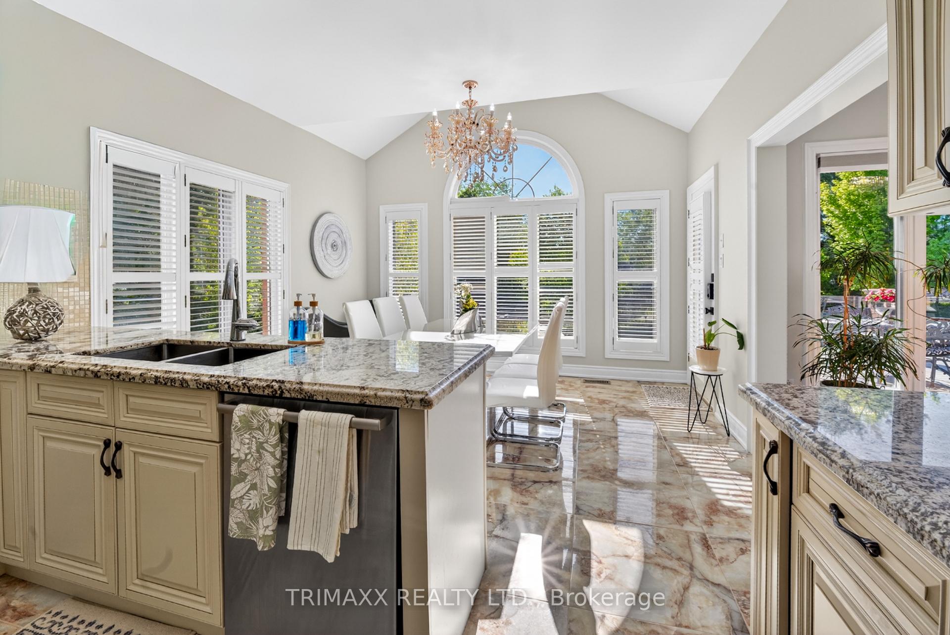 Photo 13 of 18 Walton Drive, Caledon, Palgrave — HOMEH