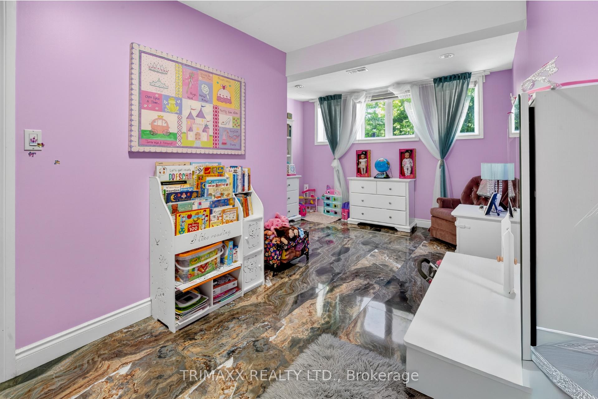 Photo 38 of 18 Walton Drive, Caledon, Palgrave — HOMEH