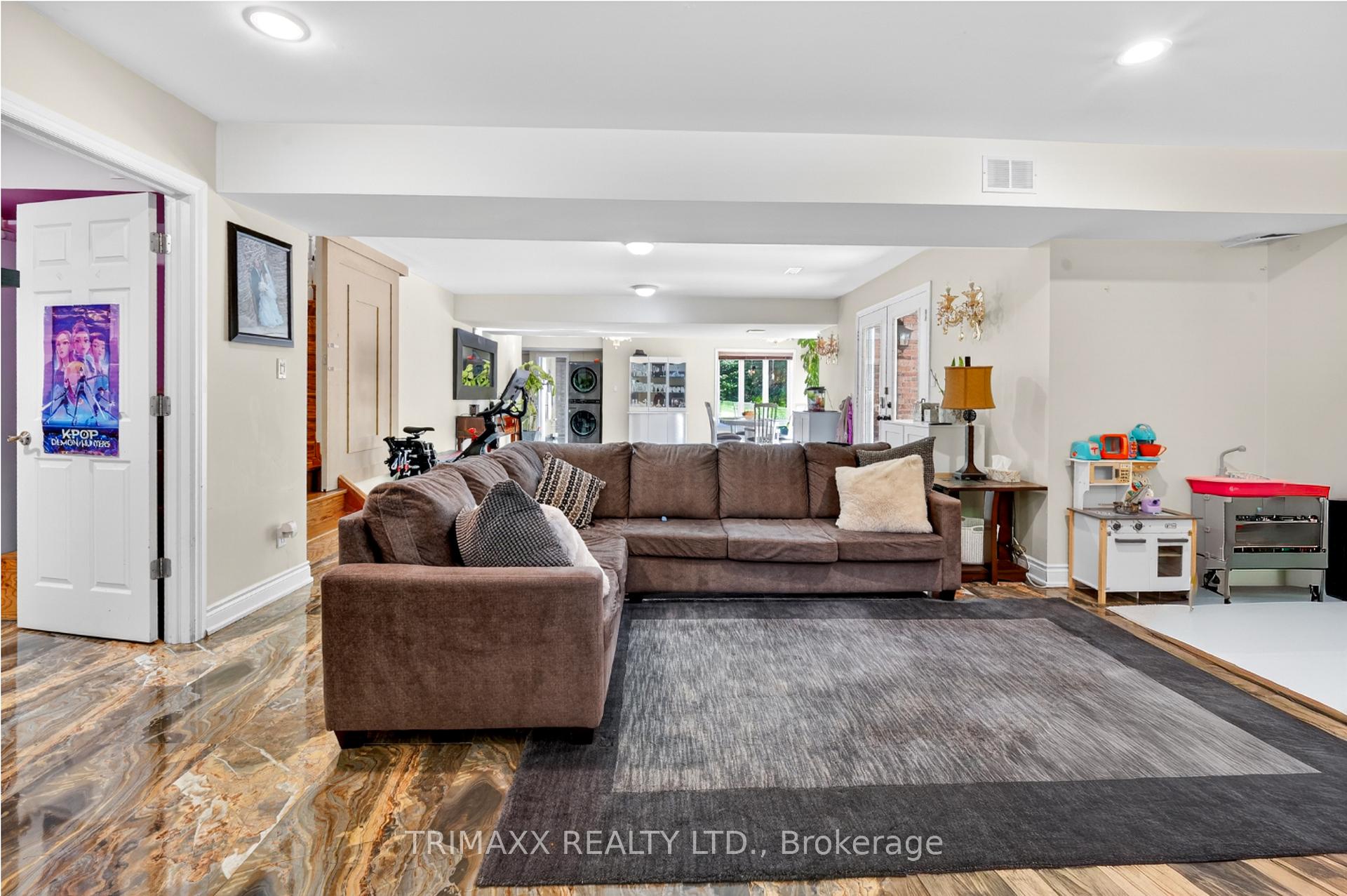 Photo 39 of 18 Walton Drive, Caledon, Palgrave — HOMEH