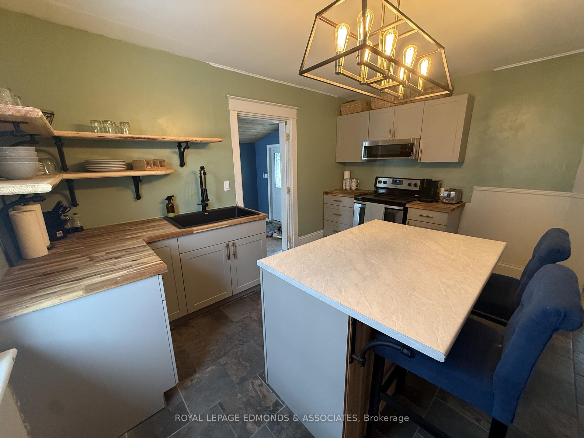 Photo 7 of 1028 Pembroke Street E, Pembroke, Pembroke — HOMEH
