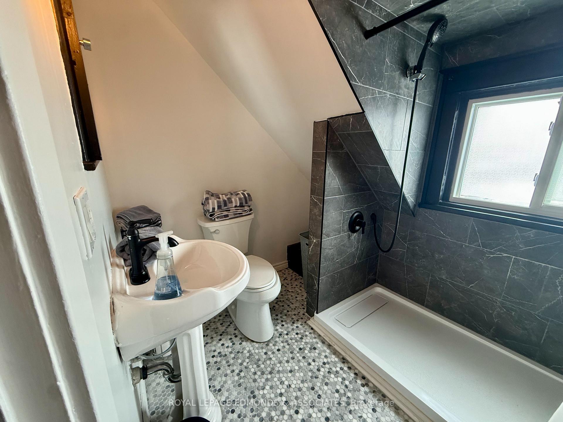 Photo 13 of 1028 Pembroke Street E, Pembroke, Pembroke — HOMEH