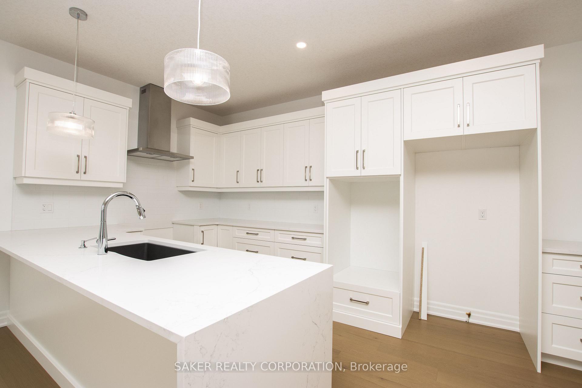 Photo 3 of 534 Regent Street, Strathroy-Caradoc, Mount Brydges — HOMEH