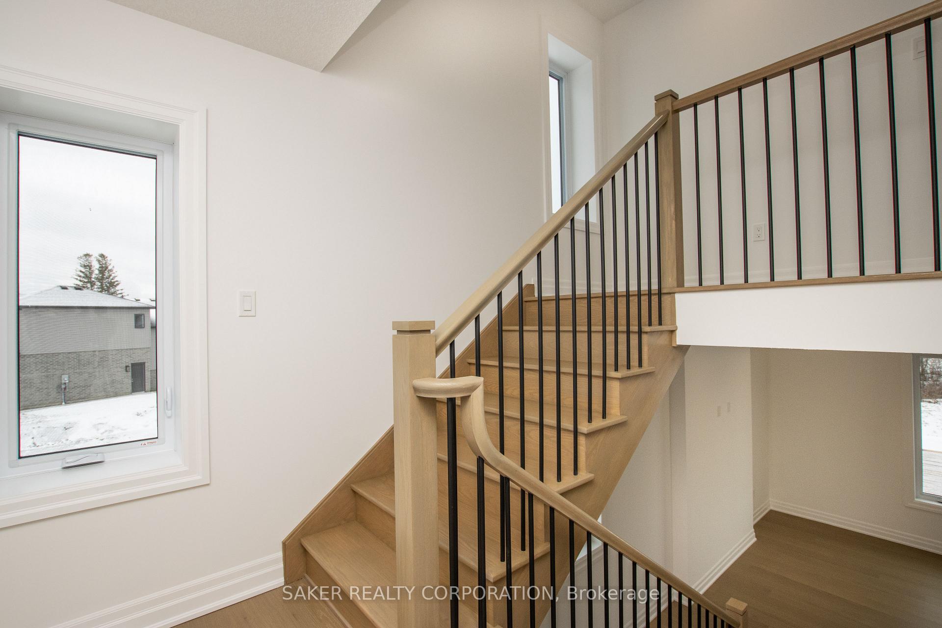 Photo 5 of 534 Regent Street, Strathroy-Caradoc, Mount Brydges — HOMEH