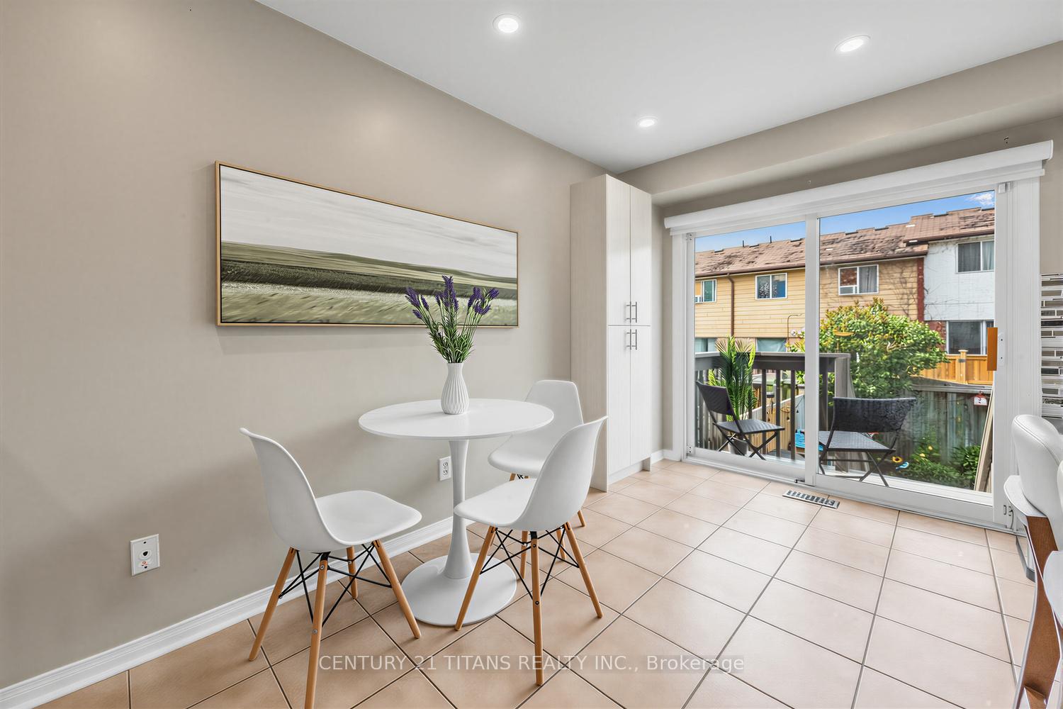 Photo 3 of 6 Mcgonigal Lane, Ajax, Central — HOMEH