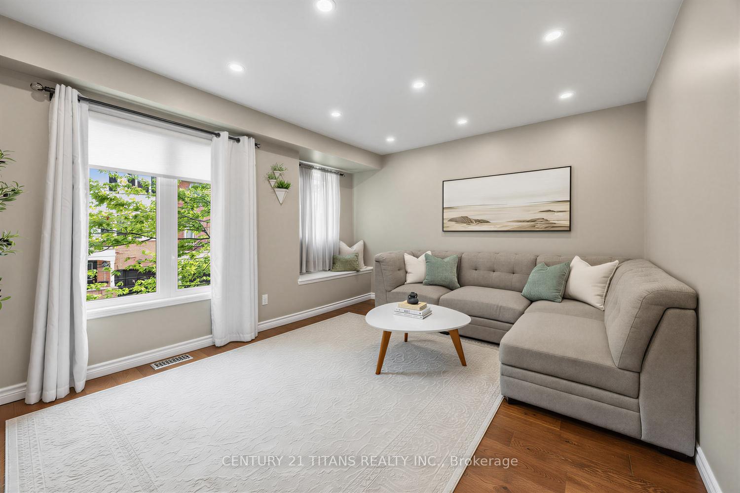 Photo 5 of 6 Mcgonigal Lane, Ajax, Central — HOMEH
