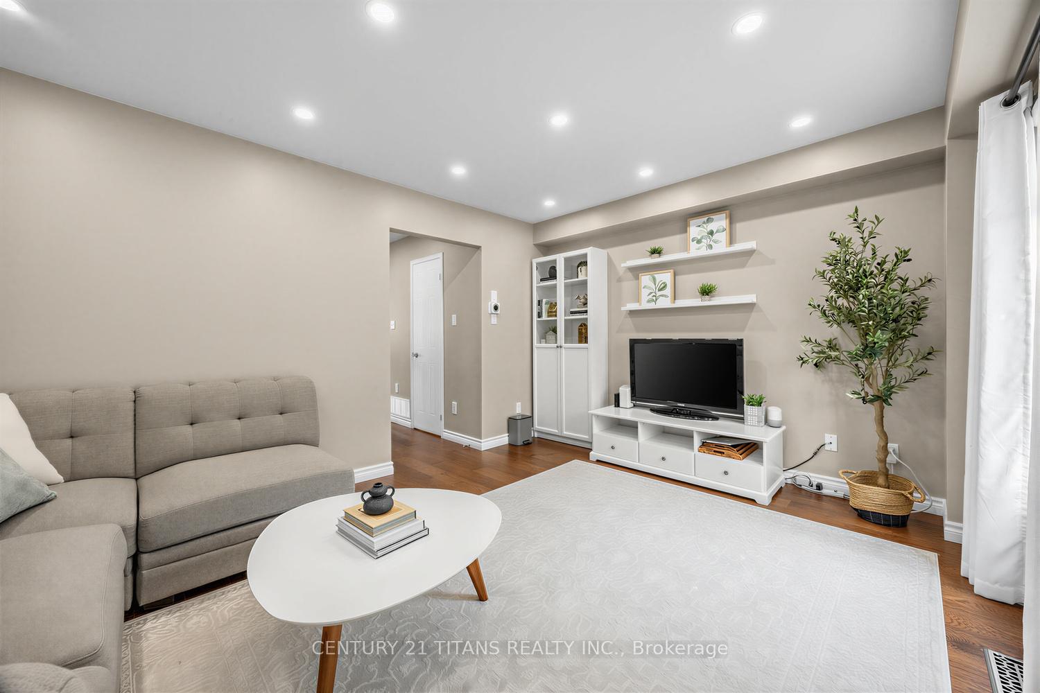 Photo 7 of 6 Mcgonigal Lane, Ajax, Central — HOMEH