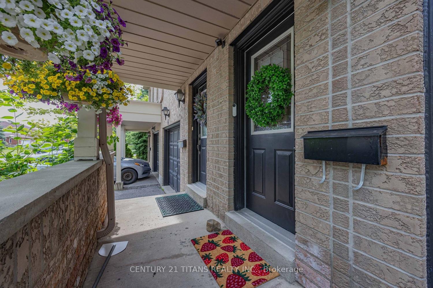 Photo 16 of 6 Mcgonigal Lane, Ajax, Central — HOMEH