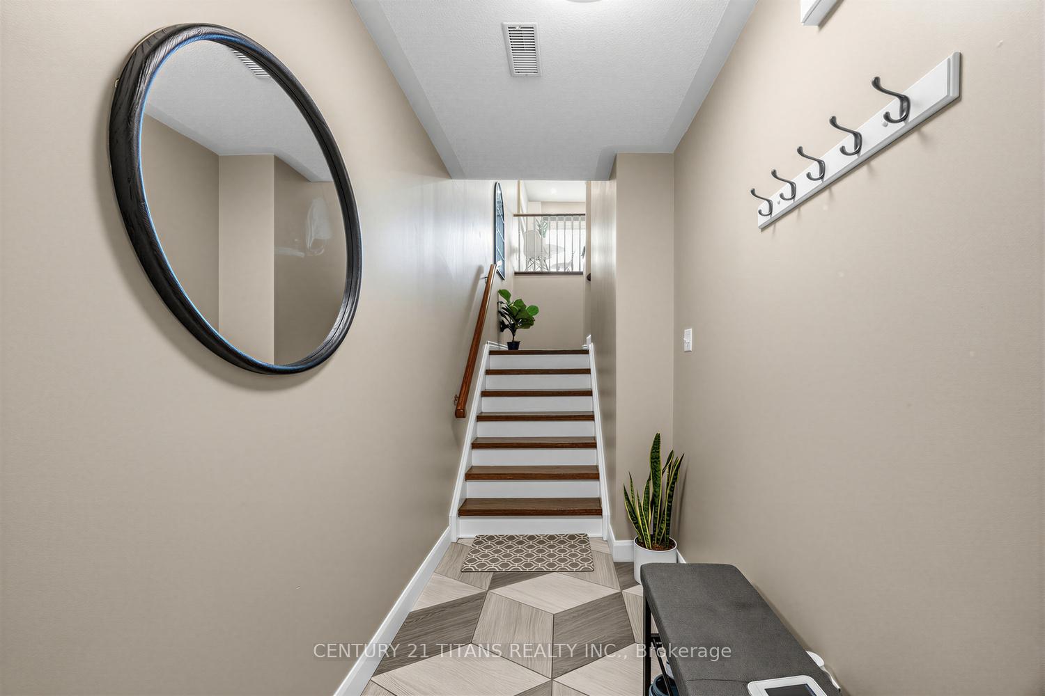 Photo 18 of 6 Mcgonigal Lane, Ajax, Central — HOMEH