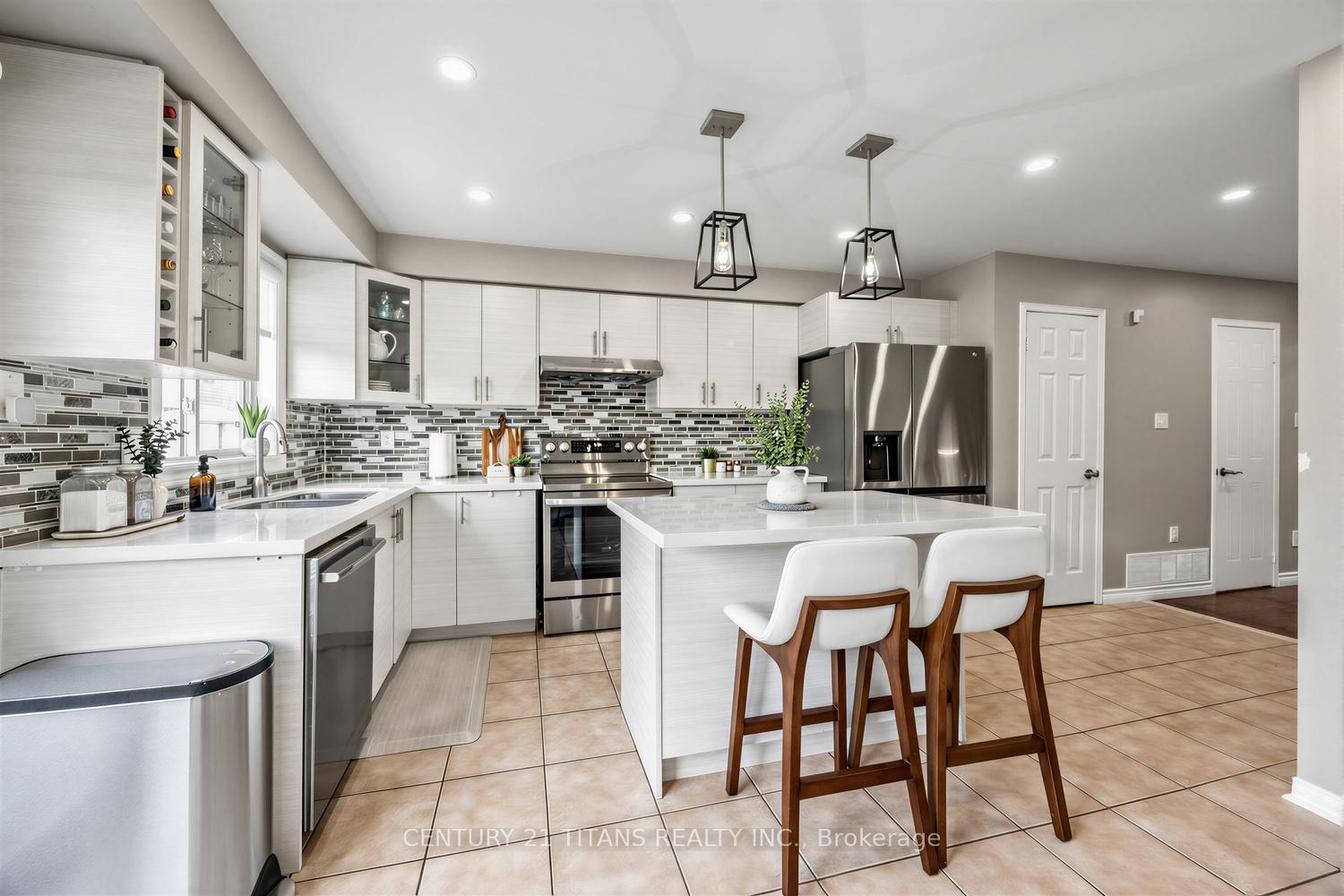 Photo 22 of 6 Mcgonigal Lane, Ajax, Central — HOMEH