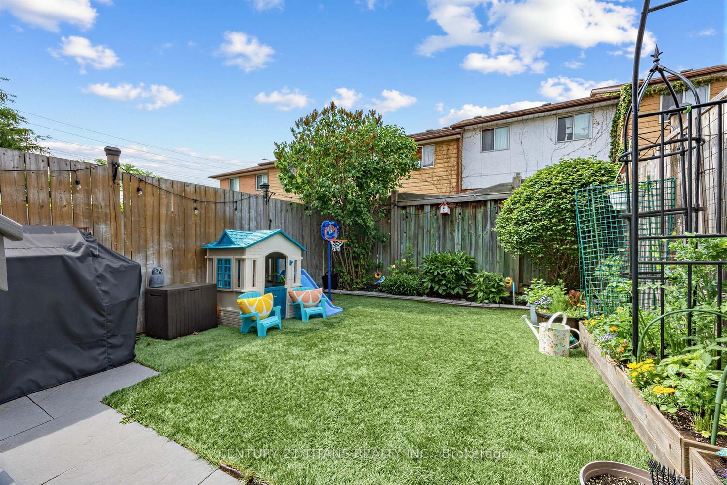 Photo 30 of 6 Mcgonigal Lane, Ajax, Central — HOMEH