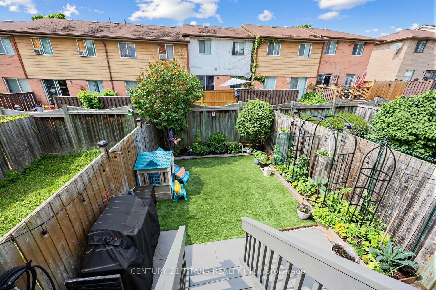 Photo 33 of 6 Mcgonigal Lane, Ajax, Central — HOMEH