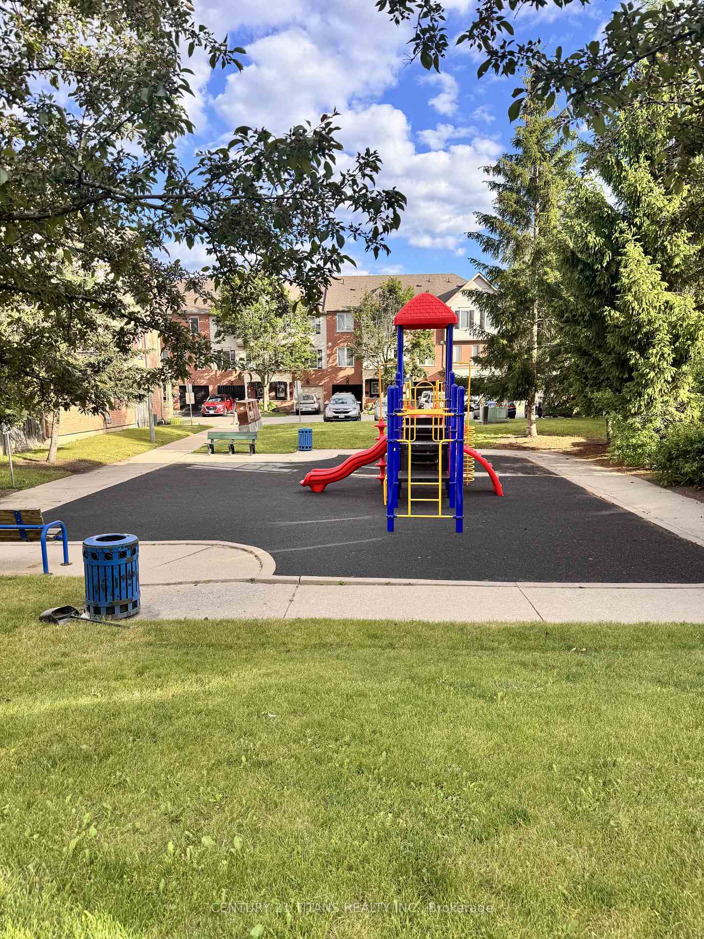 Photo 36 of 6 Mcgonigal Lane, Ajax, Central — HOMEH