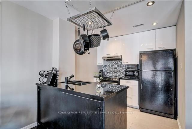 Photo 5 of Unit 7, 11 Niagara Street, Toronto, Waterfront Communities — HOMEH