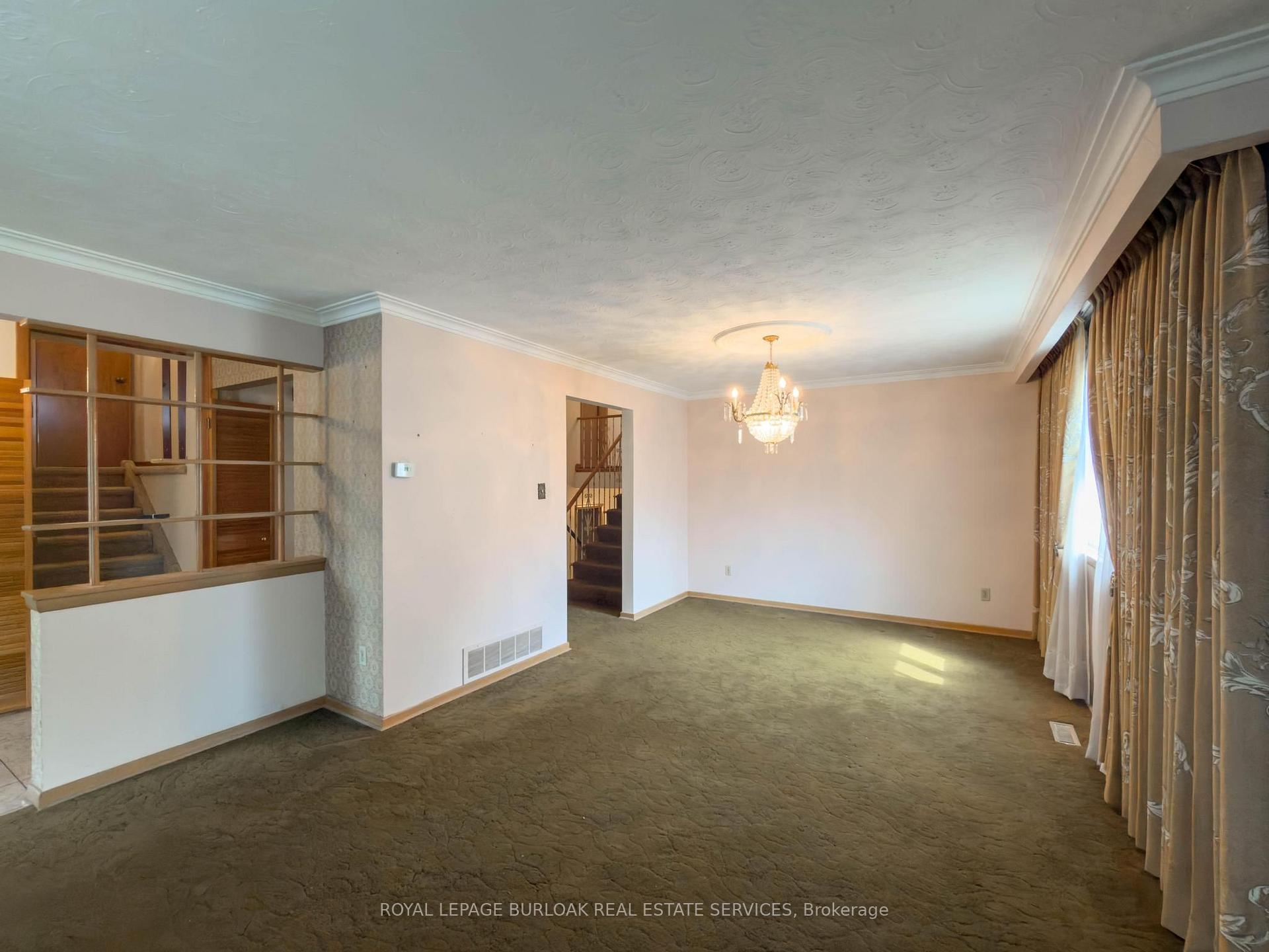 Photo 14 of 3577 Bluestream Crescent, Mississauga, Applewood — HOMEH
