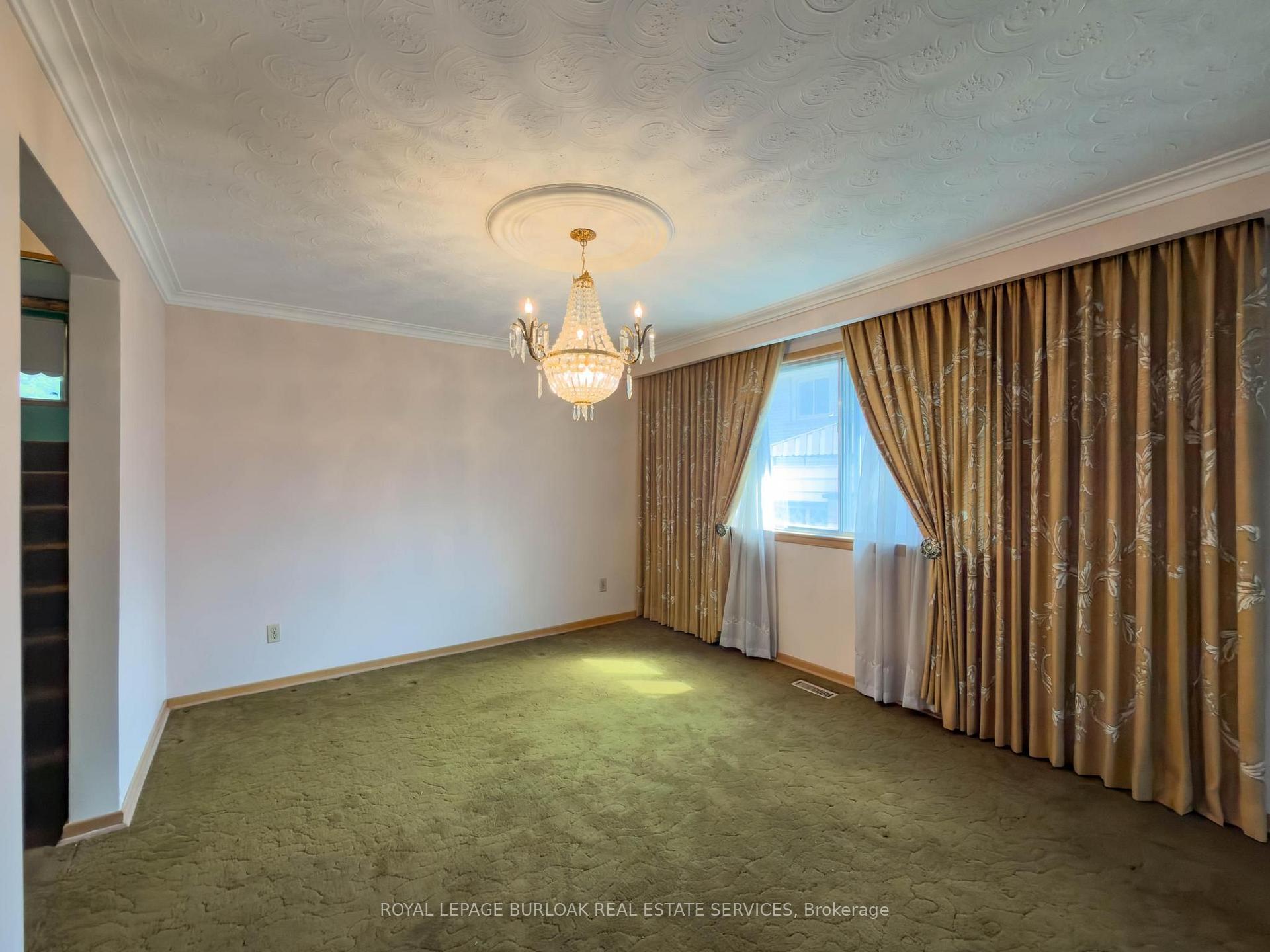 Photo 15 of 3577 Bluestream Crescent, Mississauga, Applewood — HOMEH