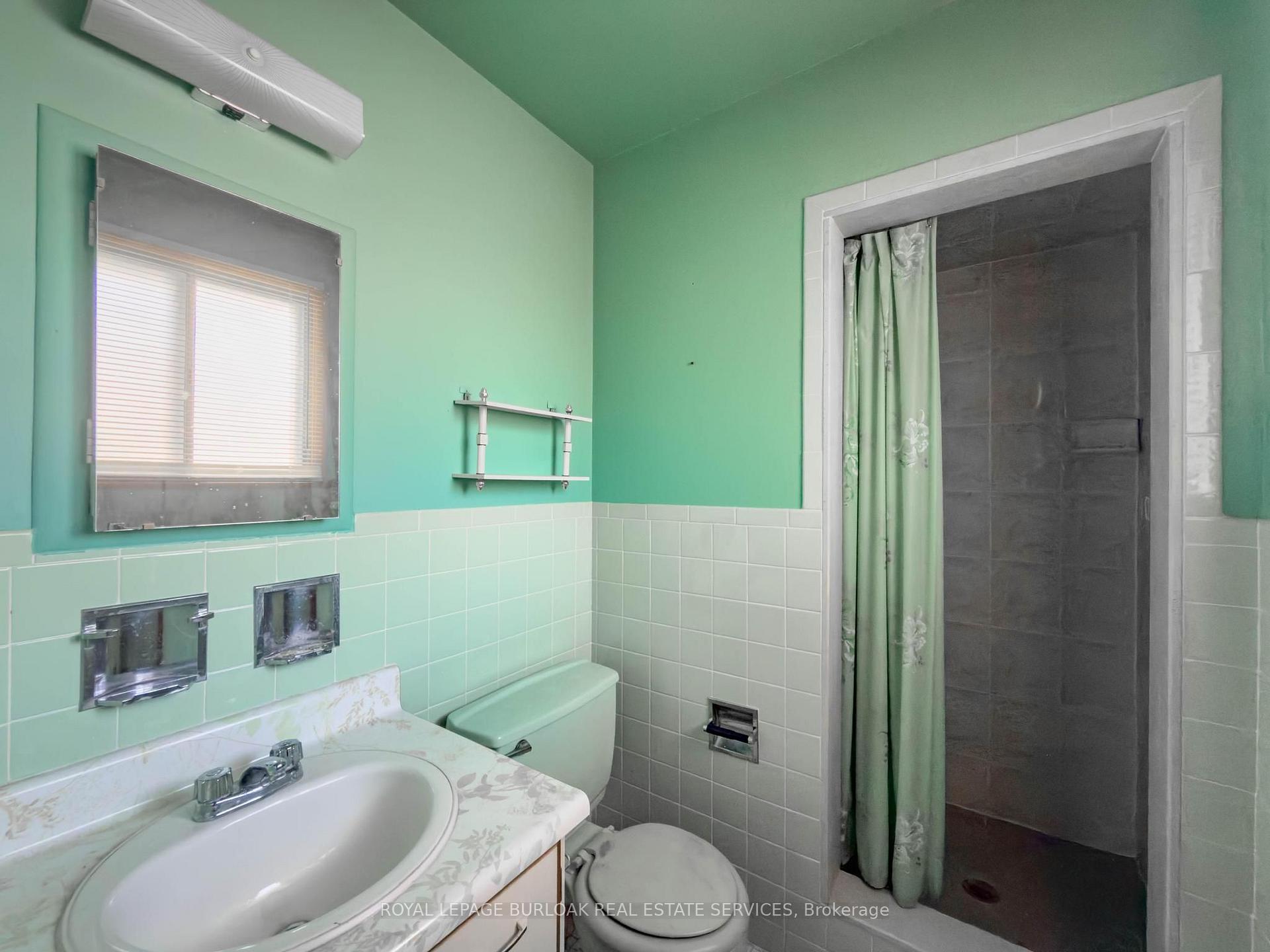 Photo 28 of 3577 Bluestream Crescent, Mississauga, Applewood — HOMEH