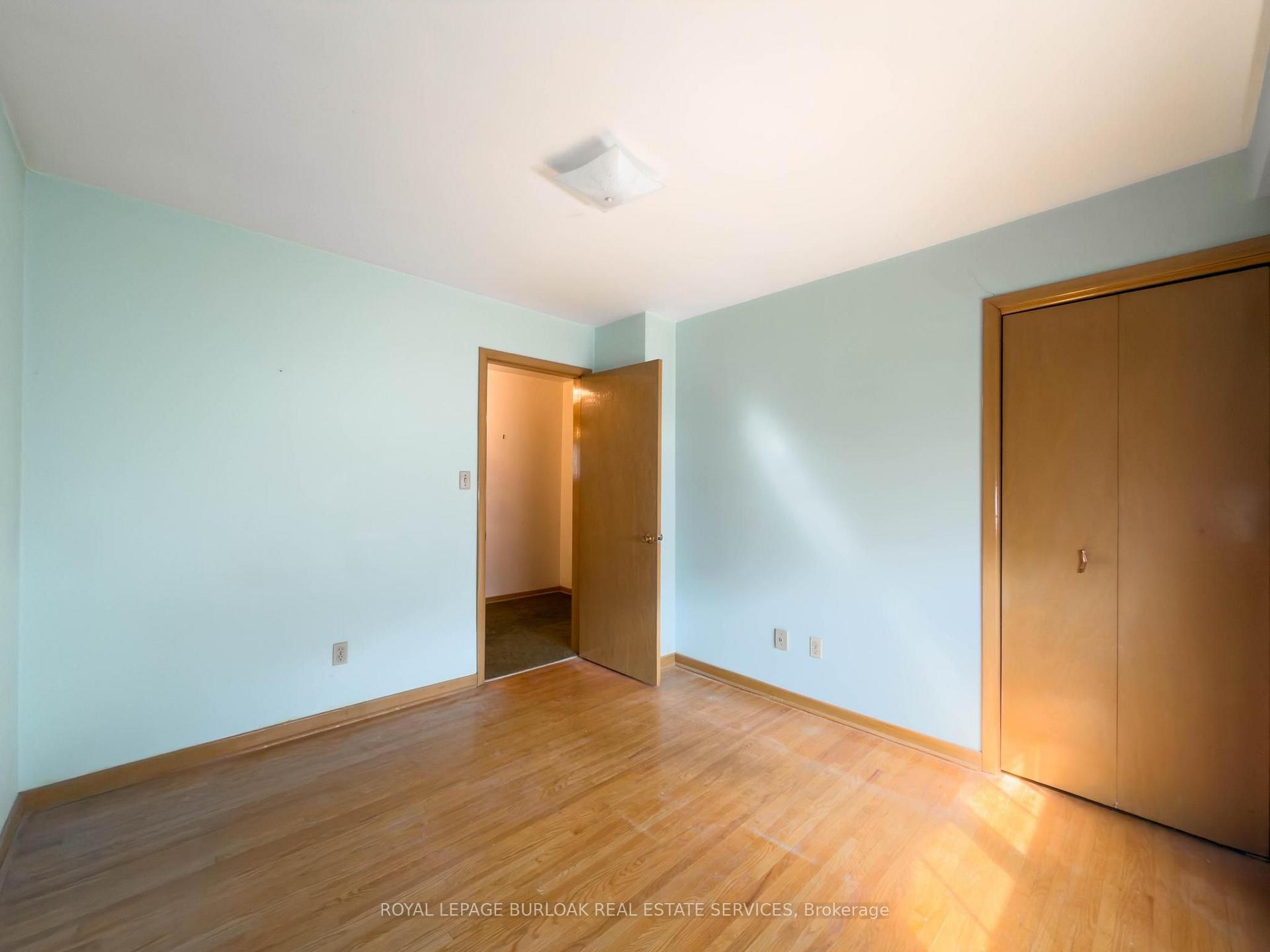 Photo 30 of 3577 Bluestream Crescent, Mississauga, Applewood — HOMEH