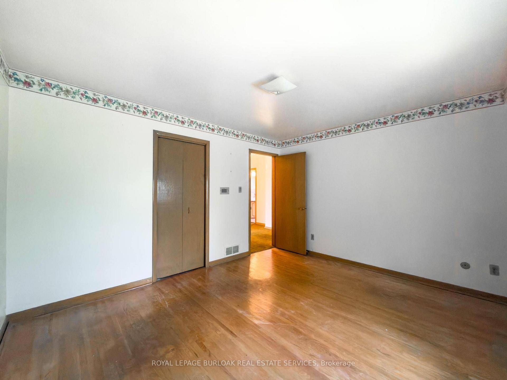 Photo 32 of 3577 Bluestream Crescent, Mississauga, Applewood — HOMEH