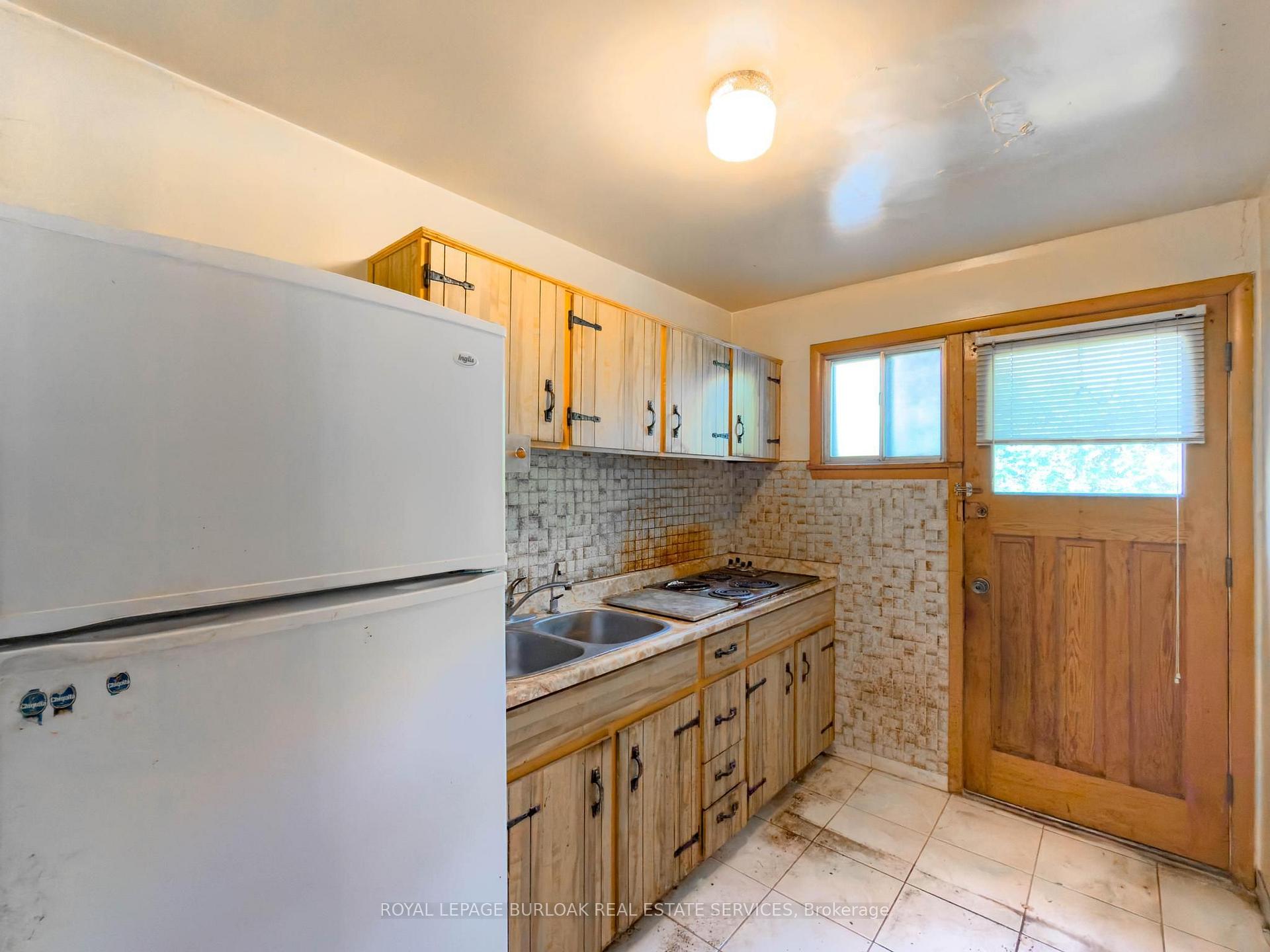Photo 39 of 3577 Bluestream Crescent, Mississauga, Applewood — HOMEH
