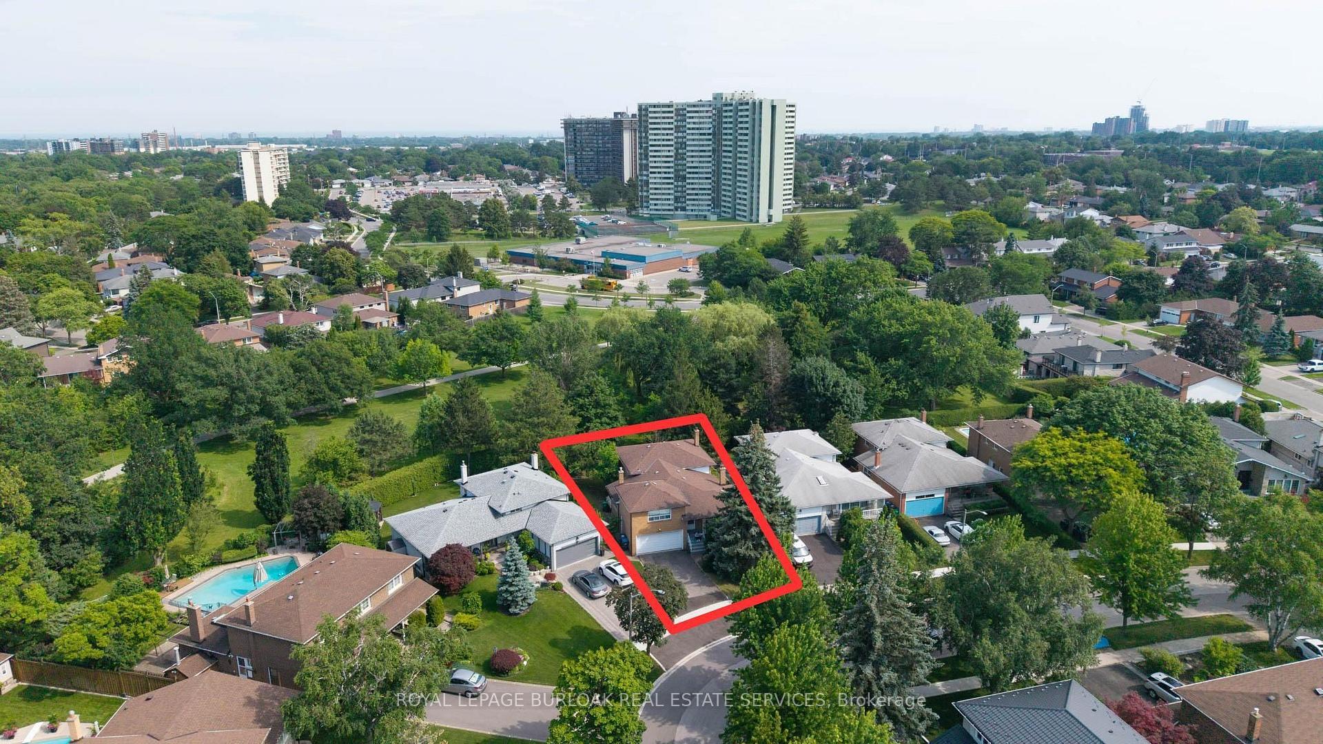 Photo 46 of 3577 Bluestream Crescent, Mississauga, Applewood — HOMEH