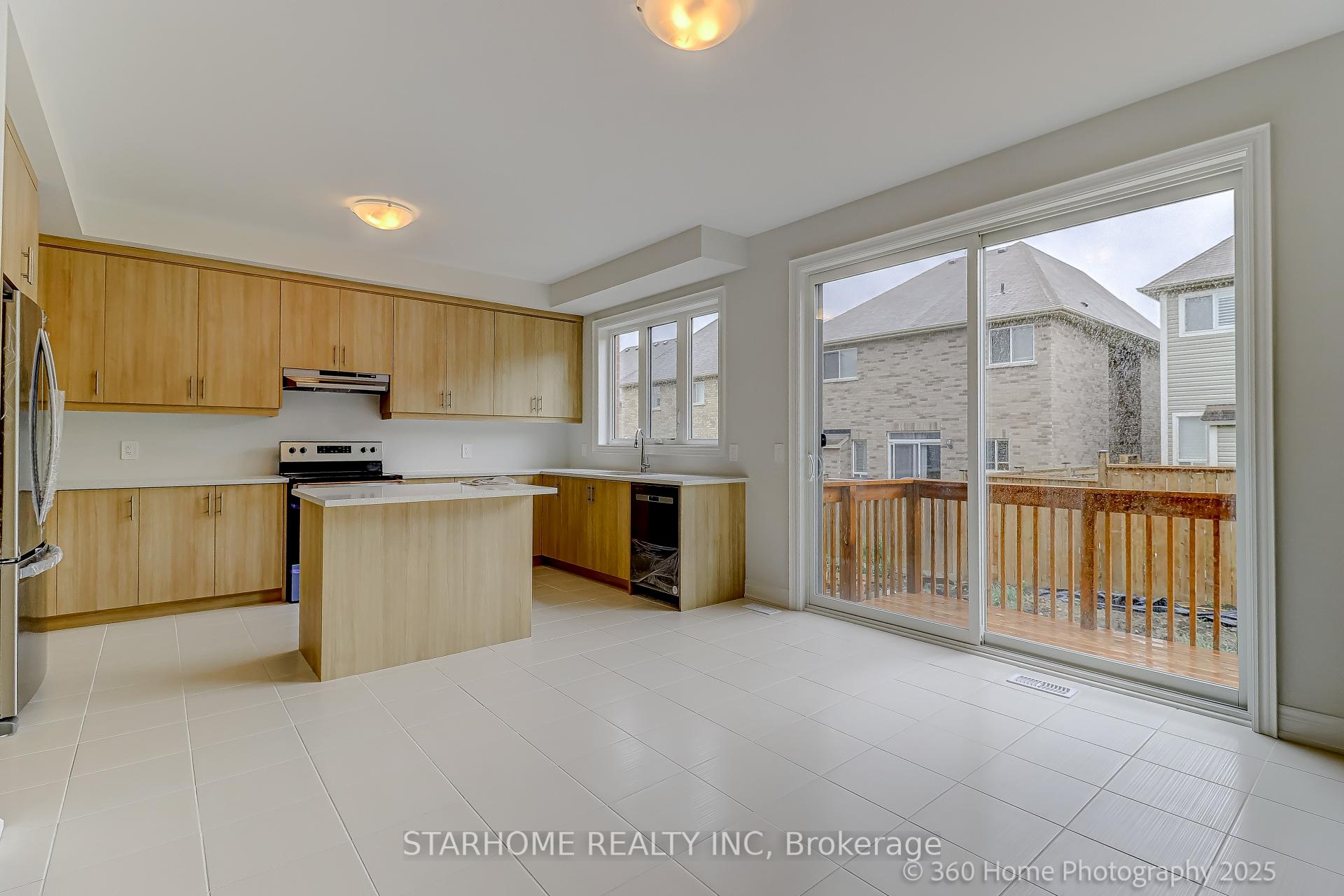 Photo 7 of 49 Bostock Drive, Georgina, Keswick South — HOMEH