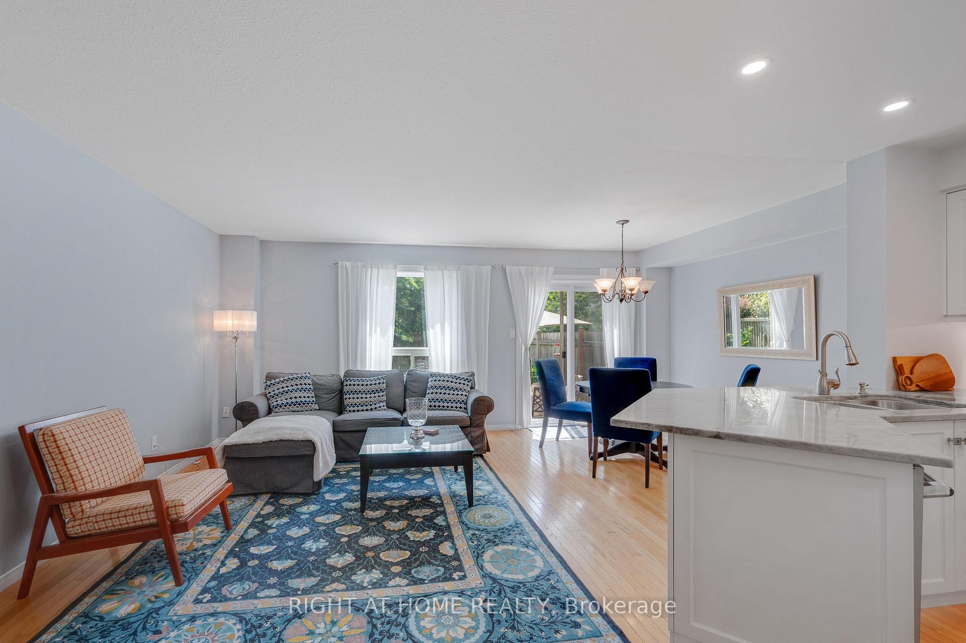 Photo 8 of 64 Foxborough Drive, Hamilton, Ancaster — HOMEH
